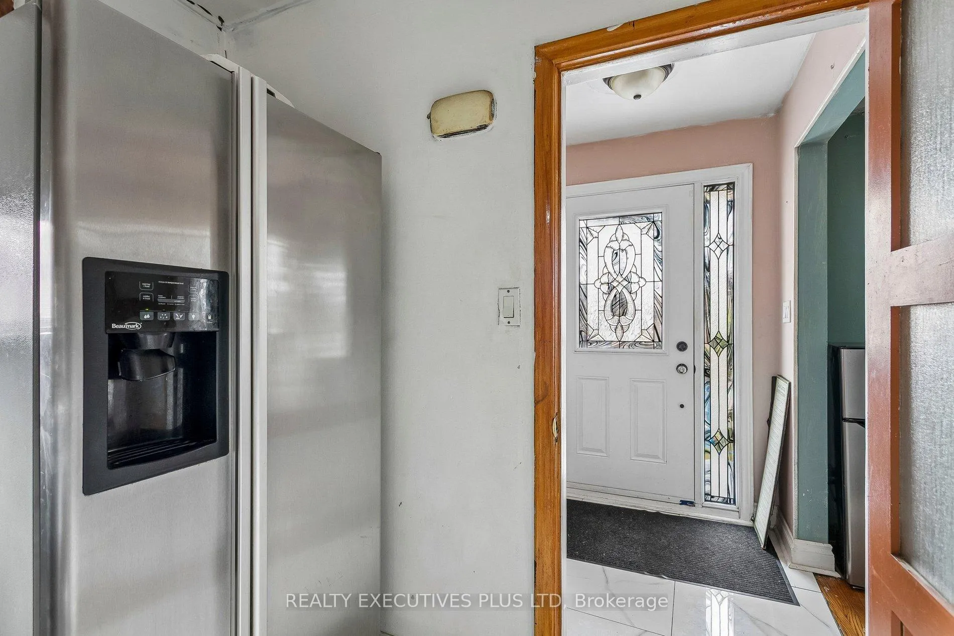 Photo 11 of 15 Dittmer Crescent, Etobicoke, West Humber-Clairville — HOMEH
