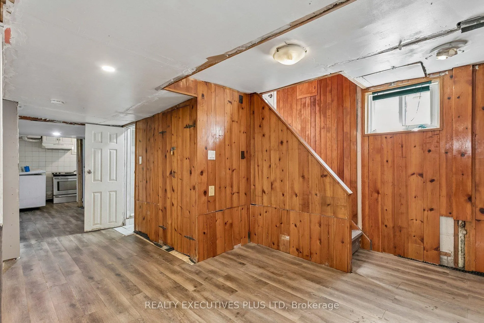 Photo 18 of 15 Dittmer Crescent, Etobicoke, West Humber-Clairville — HOMEH