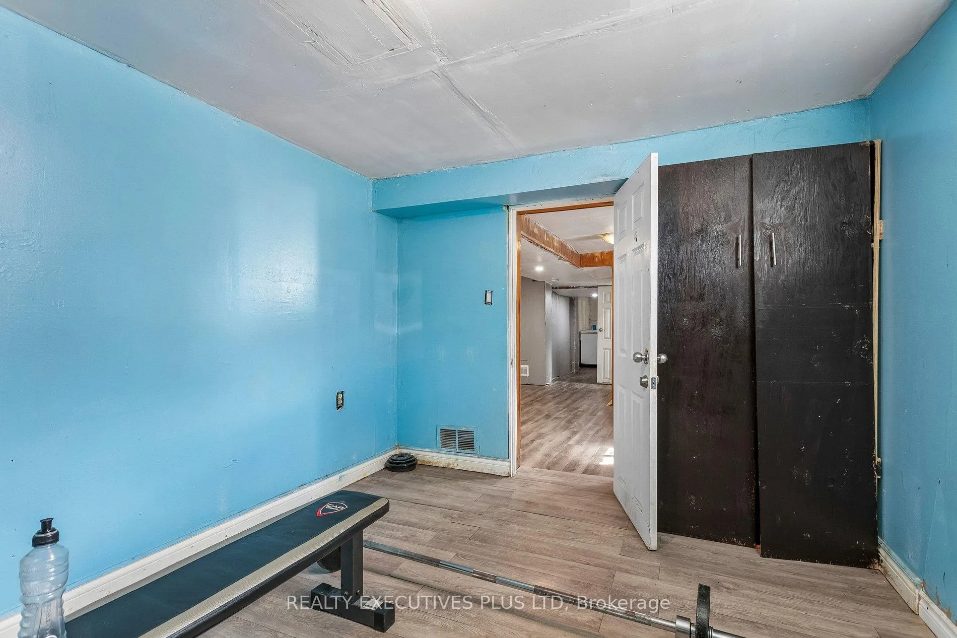 Photo 22 of 15 Dittmer Crescent, Etobicoke, West Humber-Clairville — HOMEH