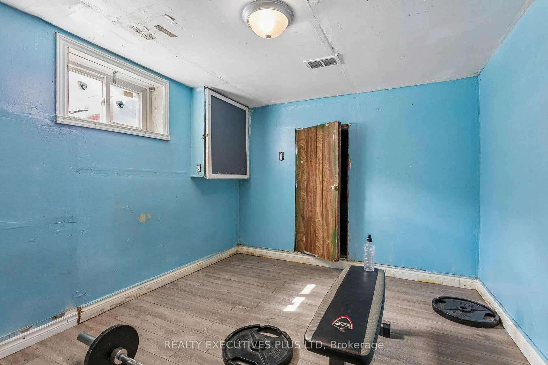 Photo 23 of 15 Dittmer Crescent, Etobicoke, West Humber-Clairville — HOMEH