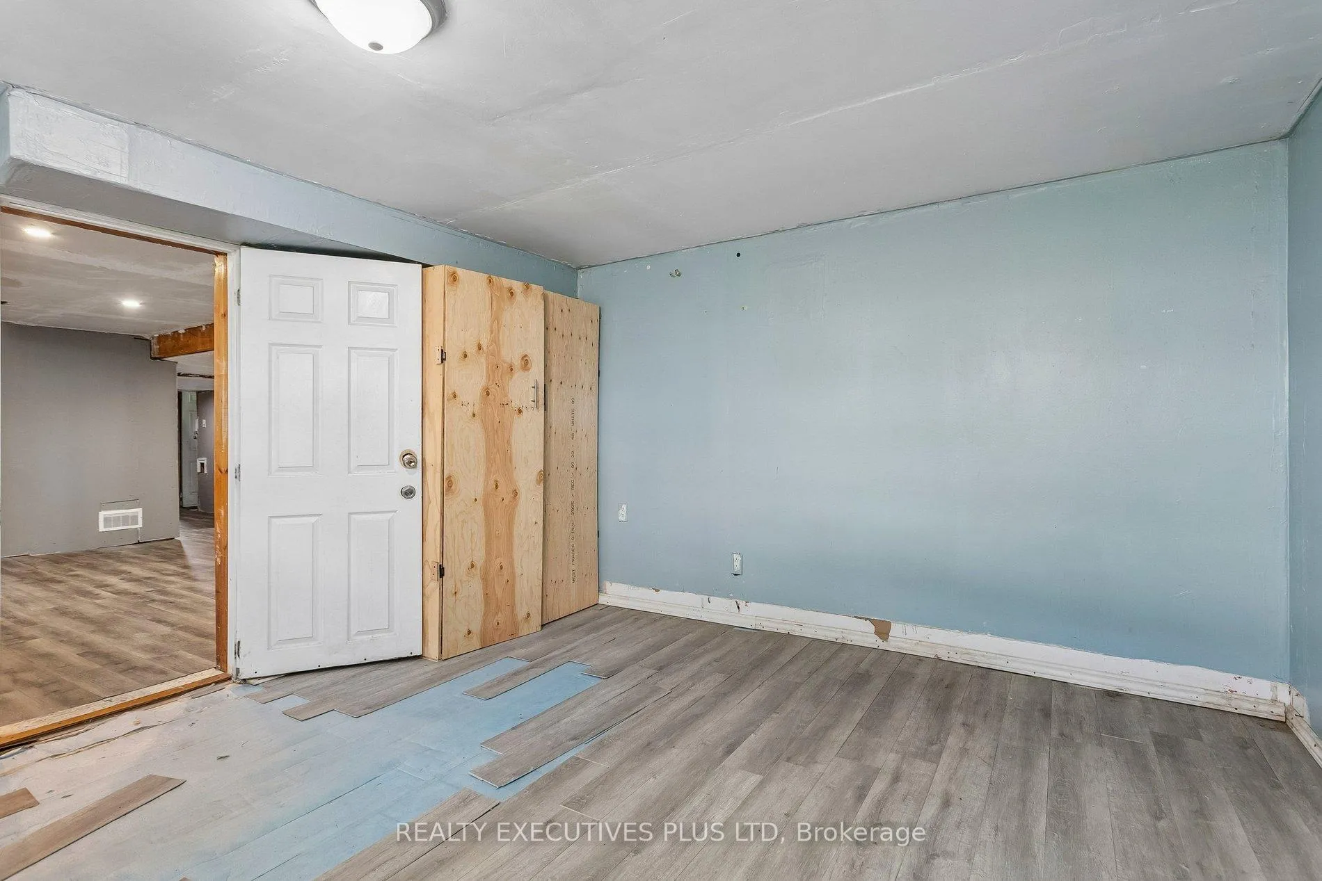 Photo 25 of 15 Dittmer Crescent, Etobicoke, West Humber-Clairville — HOMEH