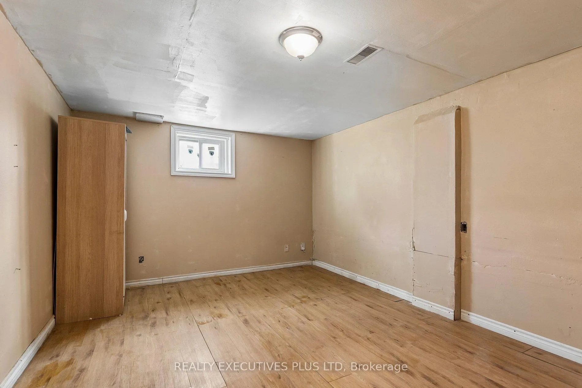 Photo 26 of 15 Dittmer Crescent, Etobicoke, West Humber-Clairville — HOMEH