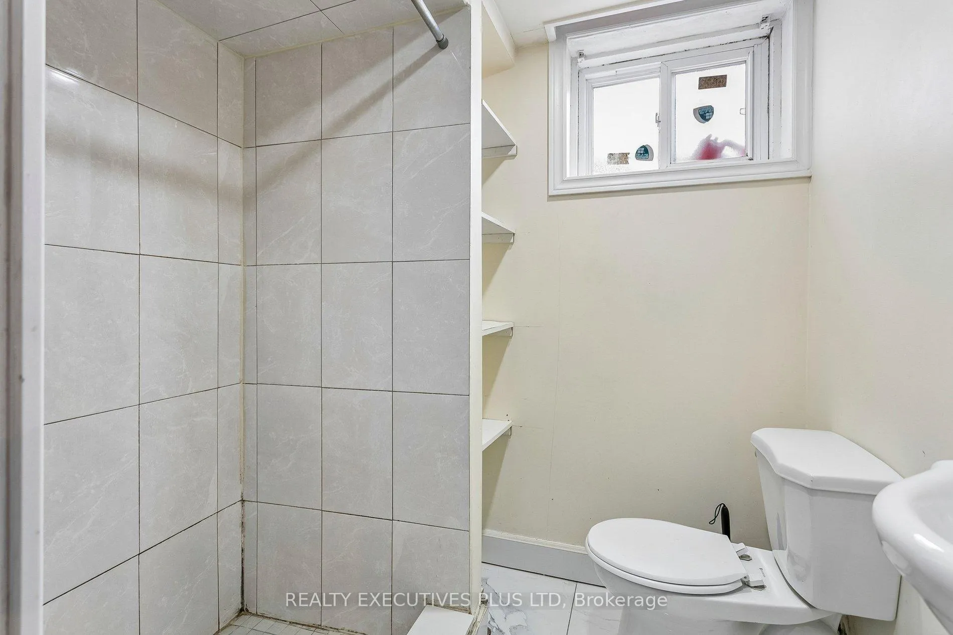 Photo 28 of 15 Dittmer Crescent, Etobicoke, West Humber-Clairville — HOMEH