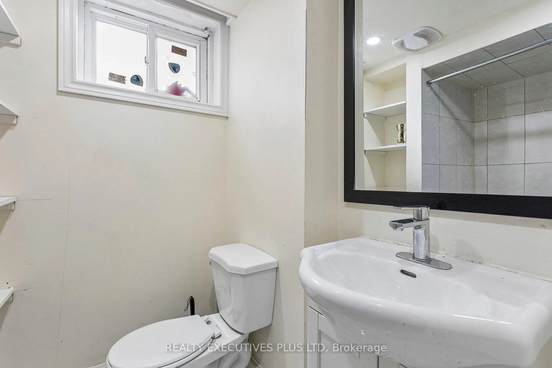 Photo 29 of 15 Dittmer Crescent, Etobicoke, West Humber-Clairville — HOMEH