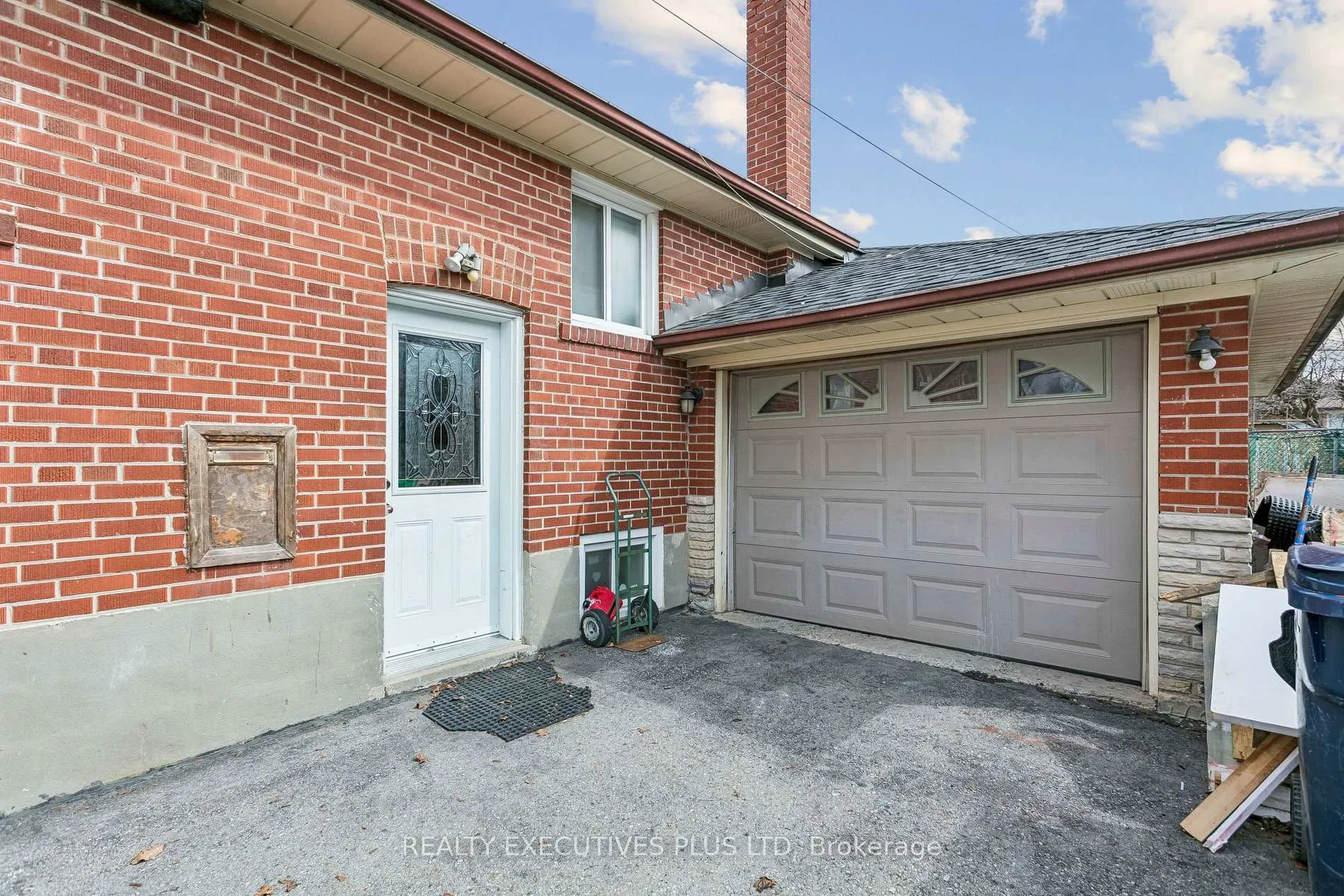 Photo 32 of 15 Dittmer Crescent, Etobicoke, West Humber-Clairville — HOMEH