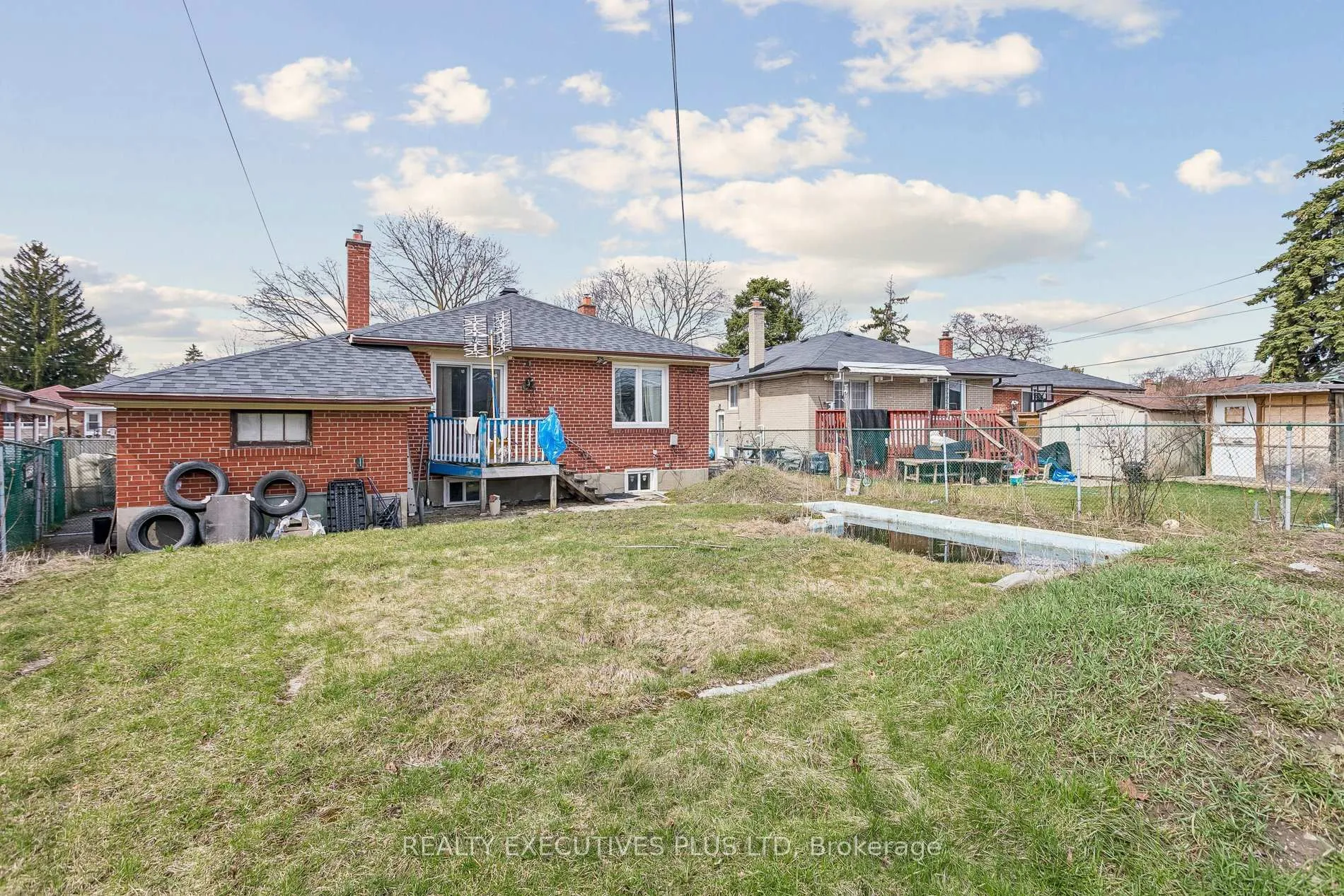 Photo 33 of 15 Dittmer Crescent, Etobicoke, West Humber-Clairville — HOMEH
