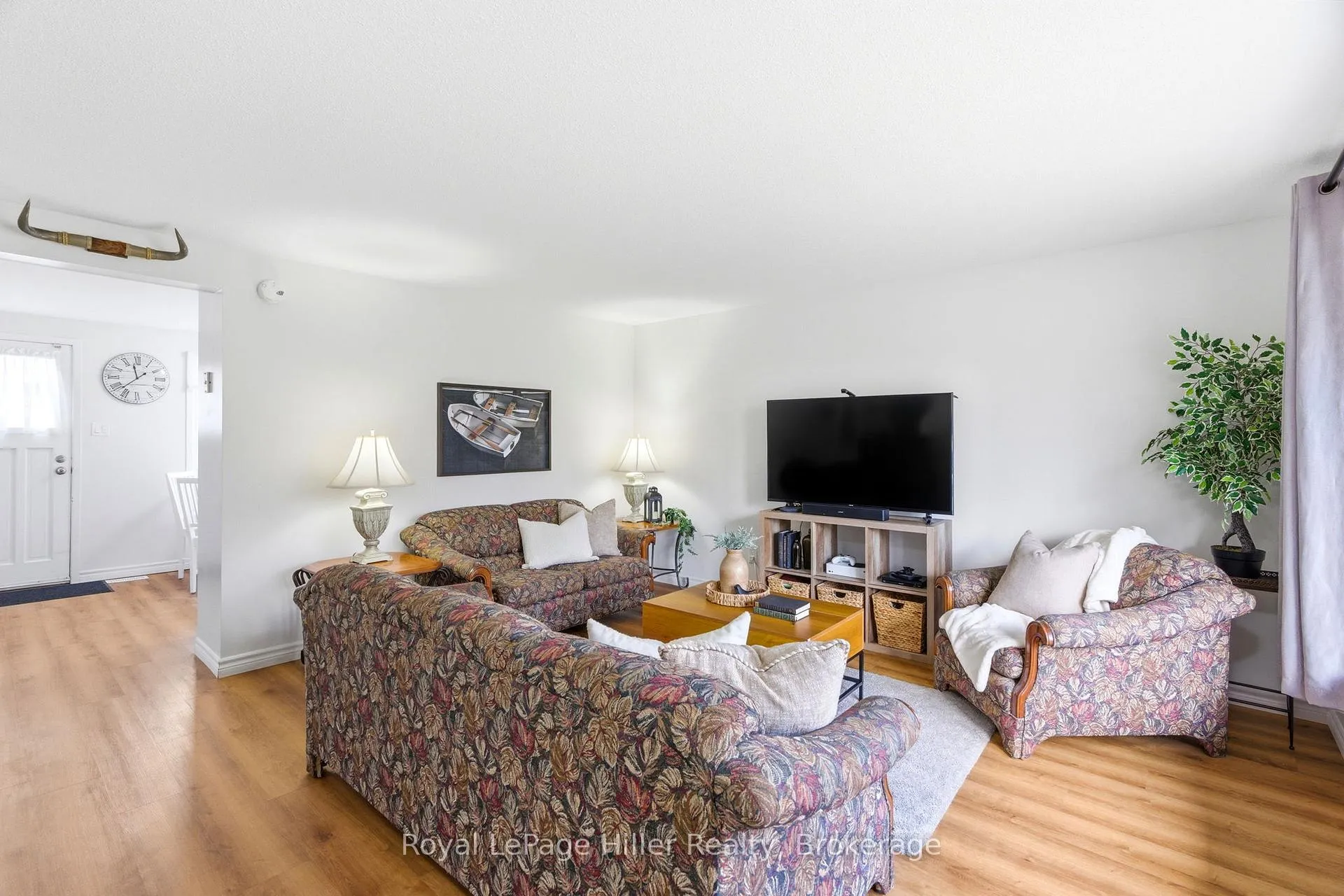 Photo 7 of 46 Avonwood Drive, Stratford — HOMEH
