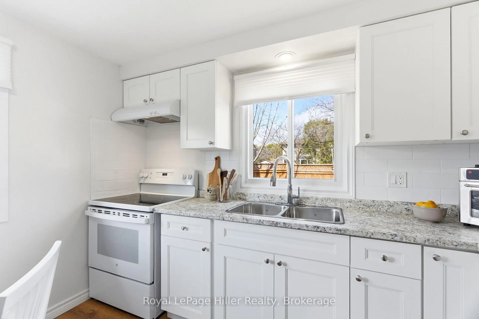 Photo 14 of 46 Avonwood Drive, Stratford — HOMEH