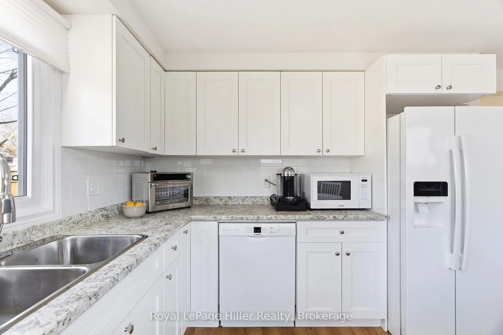 Photo 15 of 46 Avonwood Drive, Stratford — HOMEH