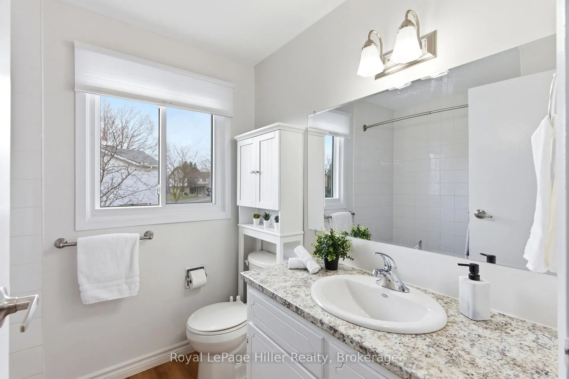 Photo 20 of 46 Avonwood Drive, Stratford — HOMEH