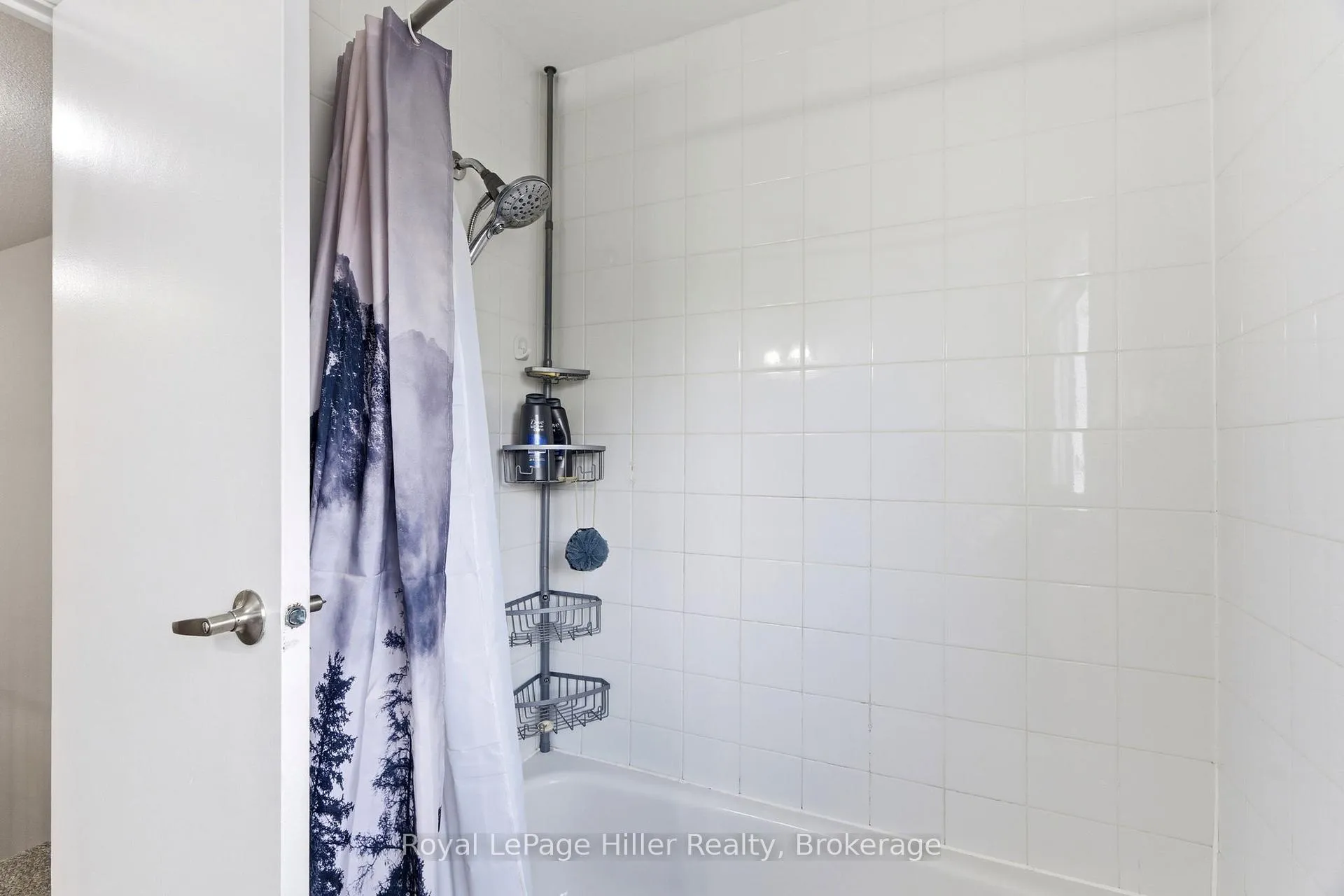 Photo 21 of 46 Avonwood Drive, Stratford — HOMEH