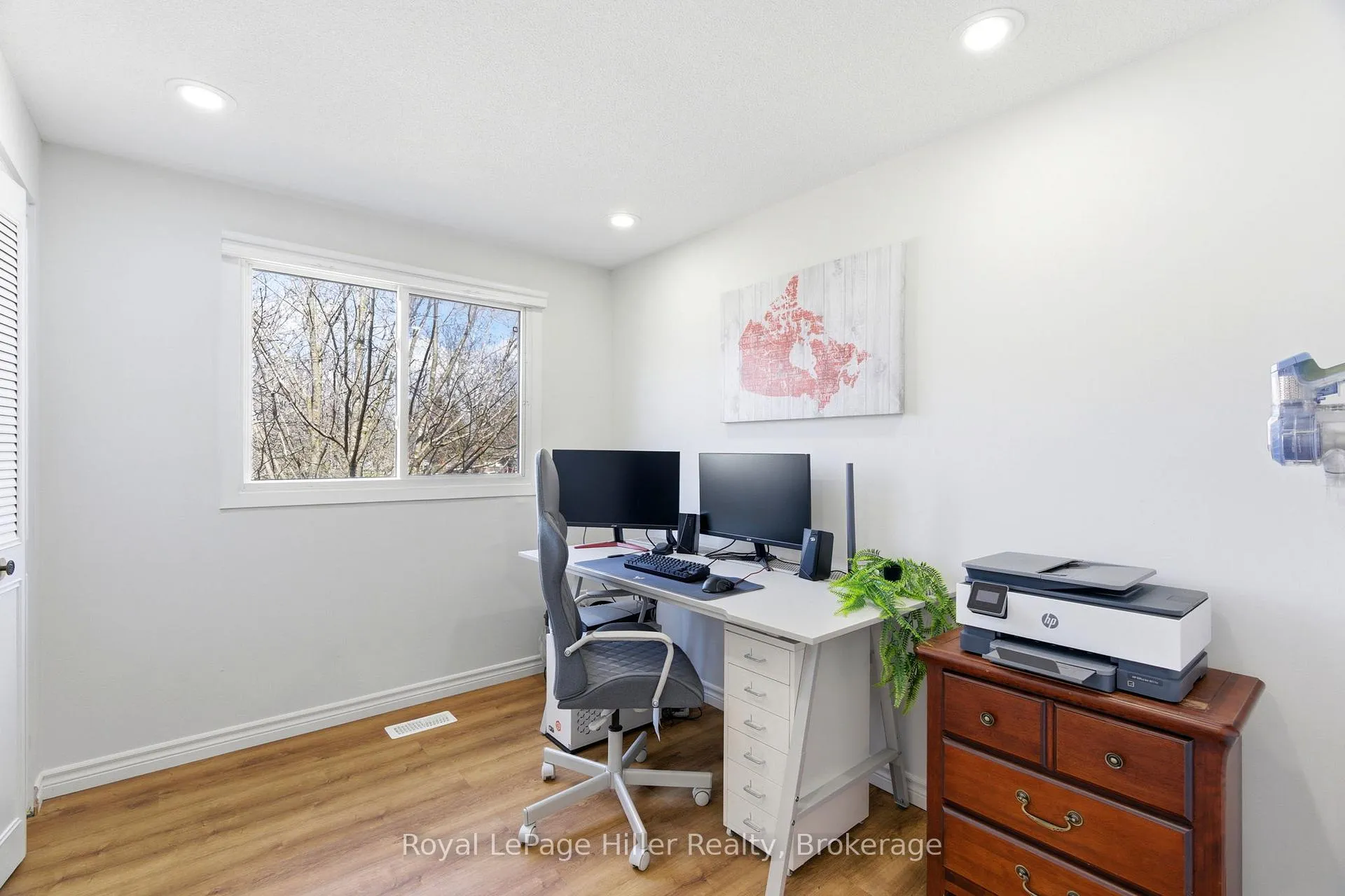 Photo 24 of 46 Avonwood Drive, Stratford — HOMEH