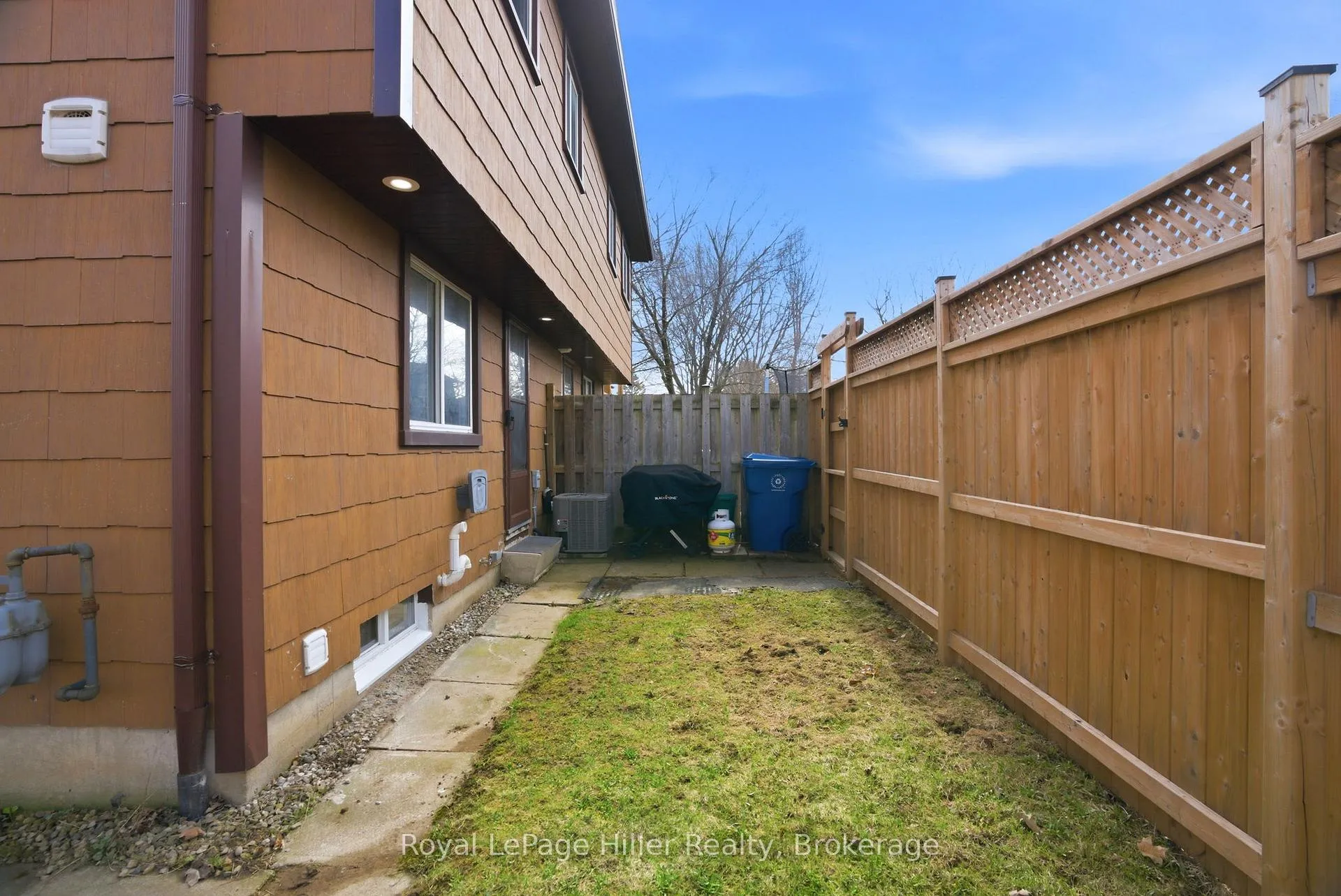 Photo 33 of 46 Avonwood Drive, Stratford — HOMEH