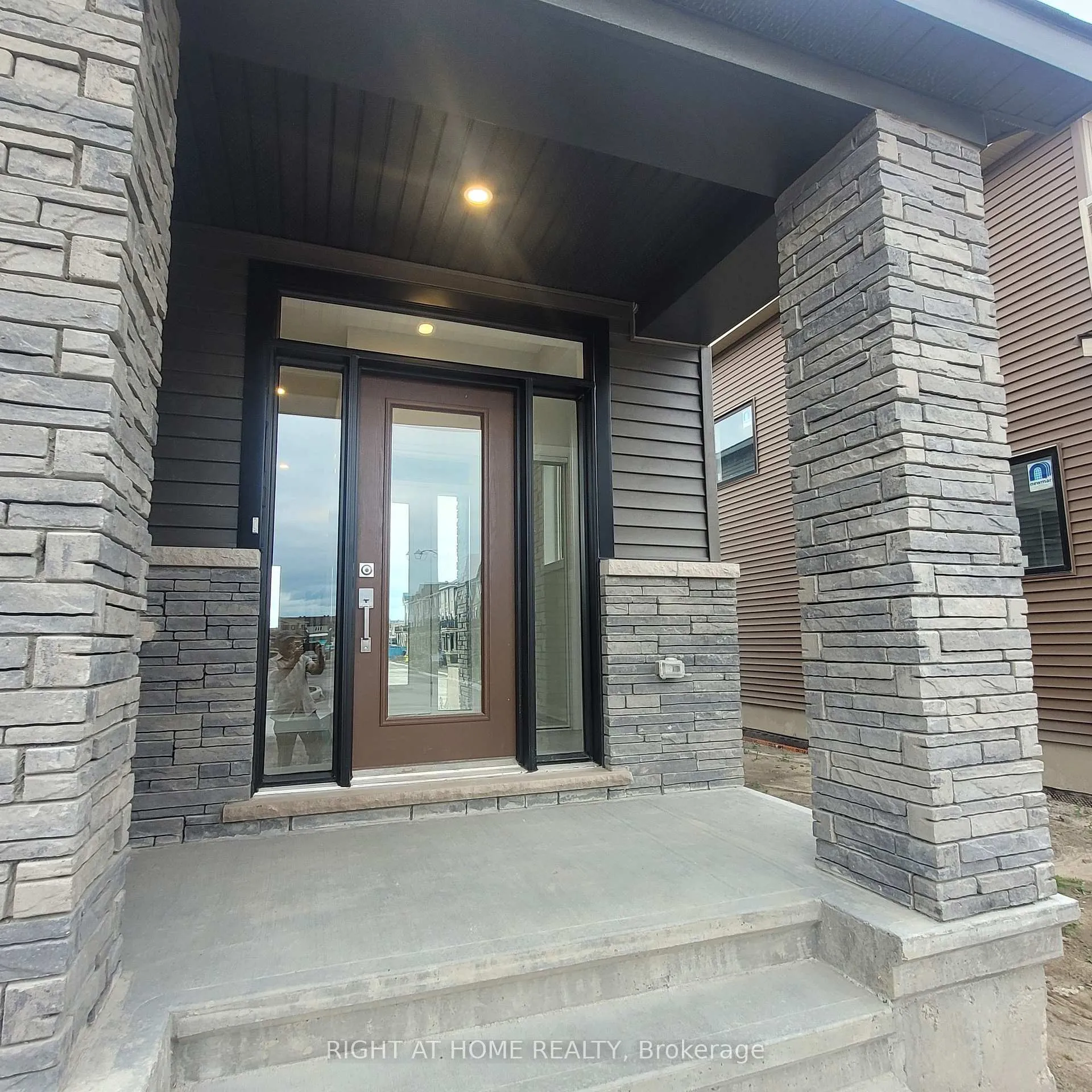 Photo 2 of 239 Elsie Macgill Walk, Ottawa, Kanata - Morgan's Grant/South March — HOMEH