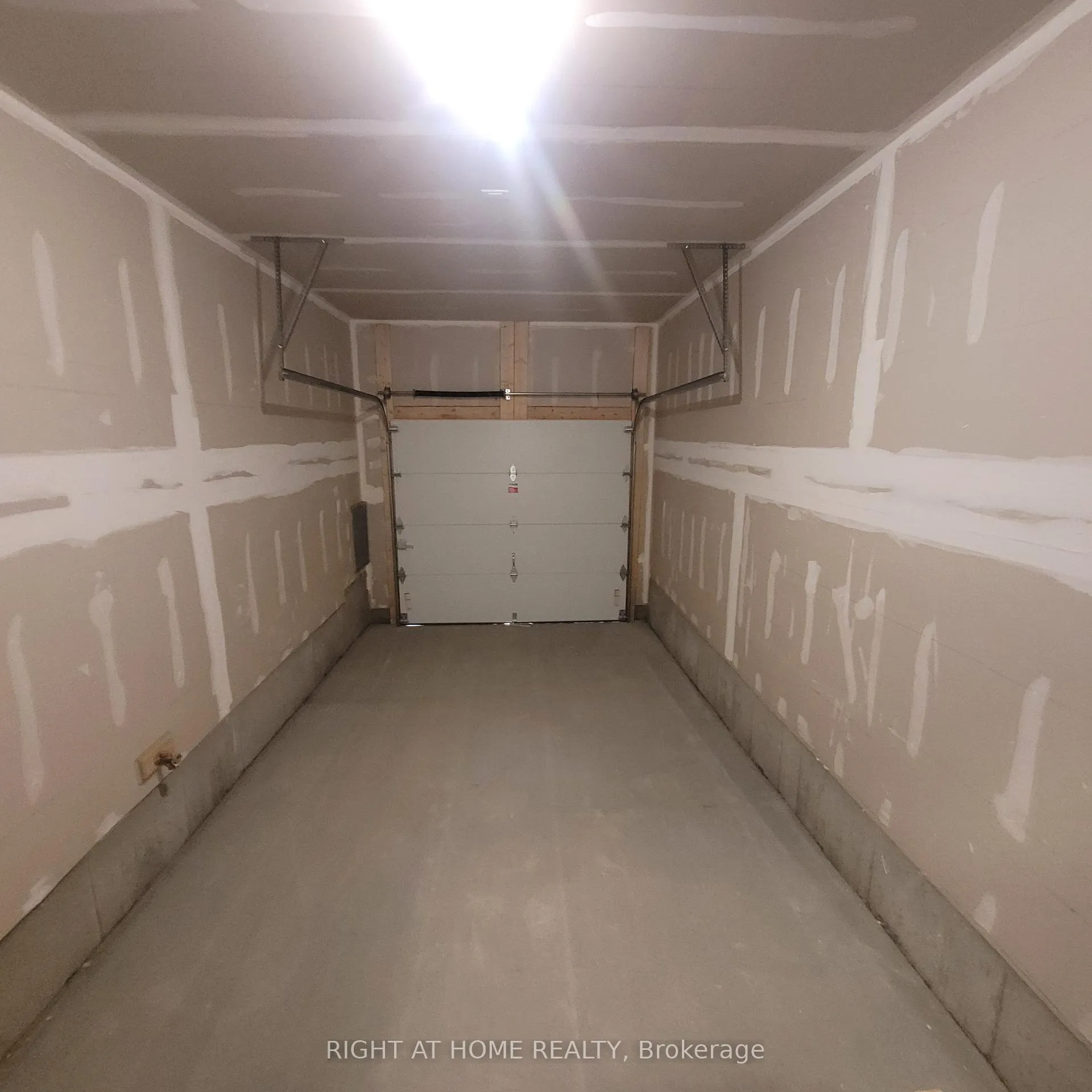 Photo 21 of 239 Elsie Macgill Walk, Ottawa, Kanata - Morgan's Grant/South March — HOMEH