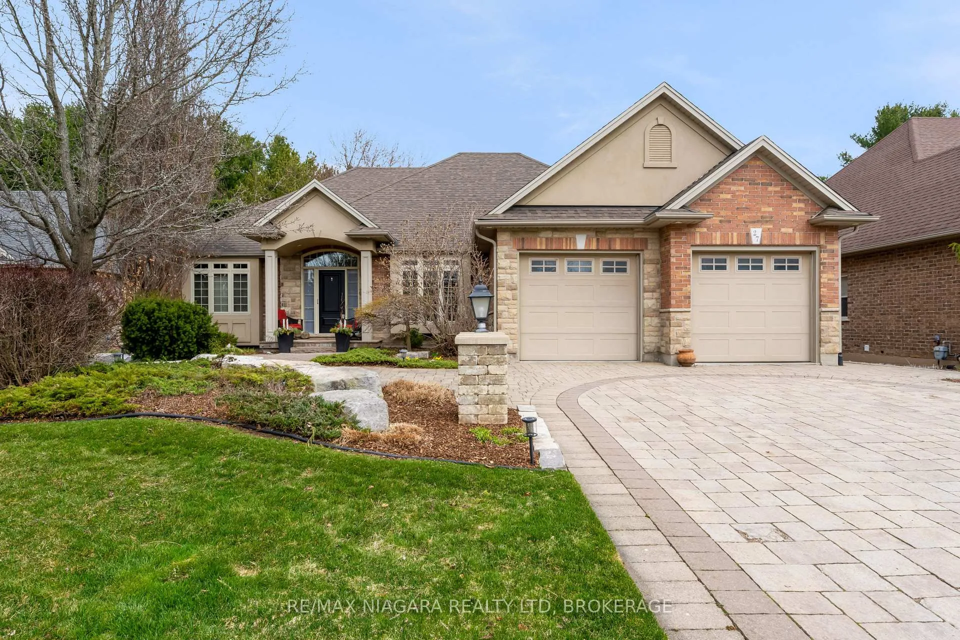Photo 1 of 27 Martha Court, Pelham, Fenwick — HOMEH