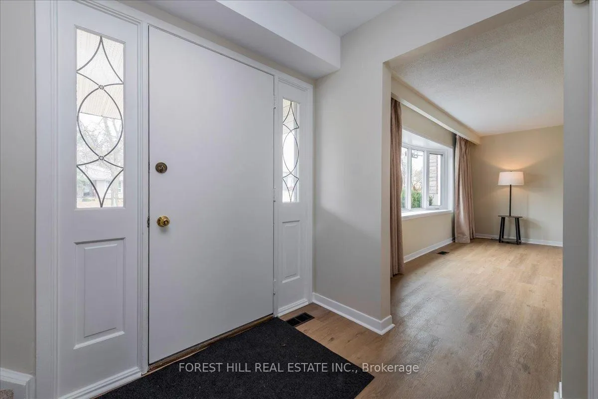 Photo 2 of 10 Peacock Lane, Barrie, Allandale Heights — HOMEH