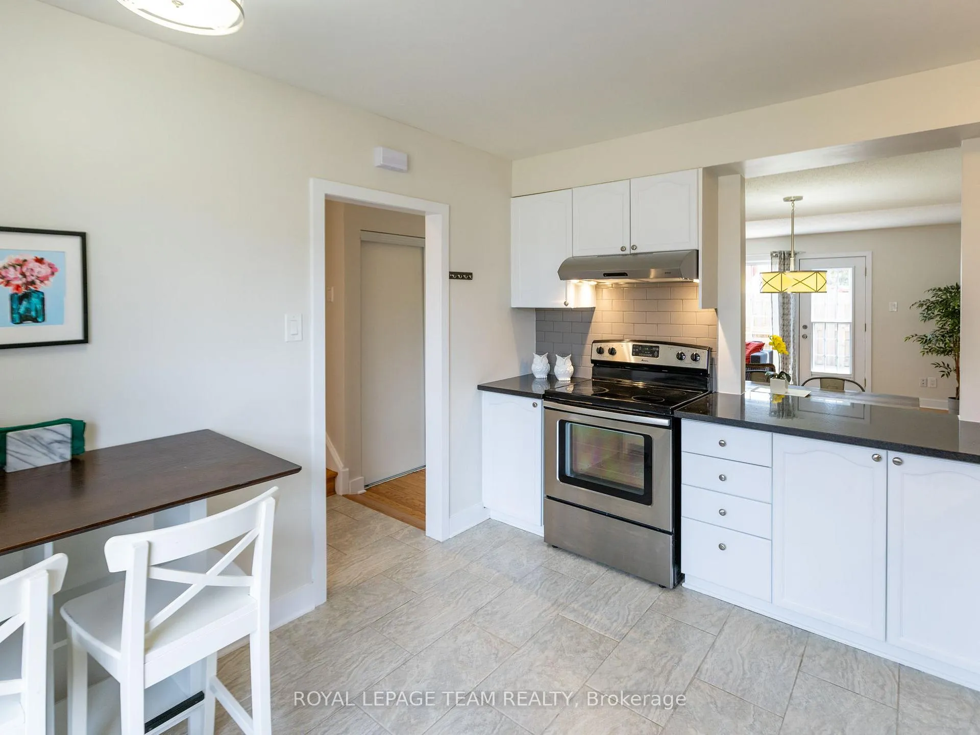 Photo 8 of 71 Monterey Drive, Ottawa, Leslie Park — HOMEH