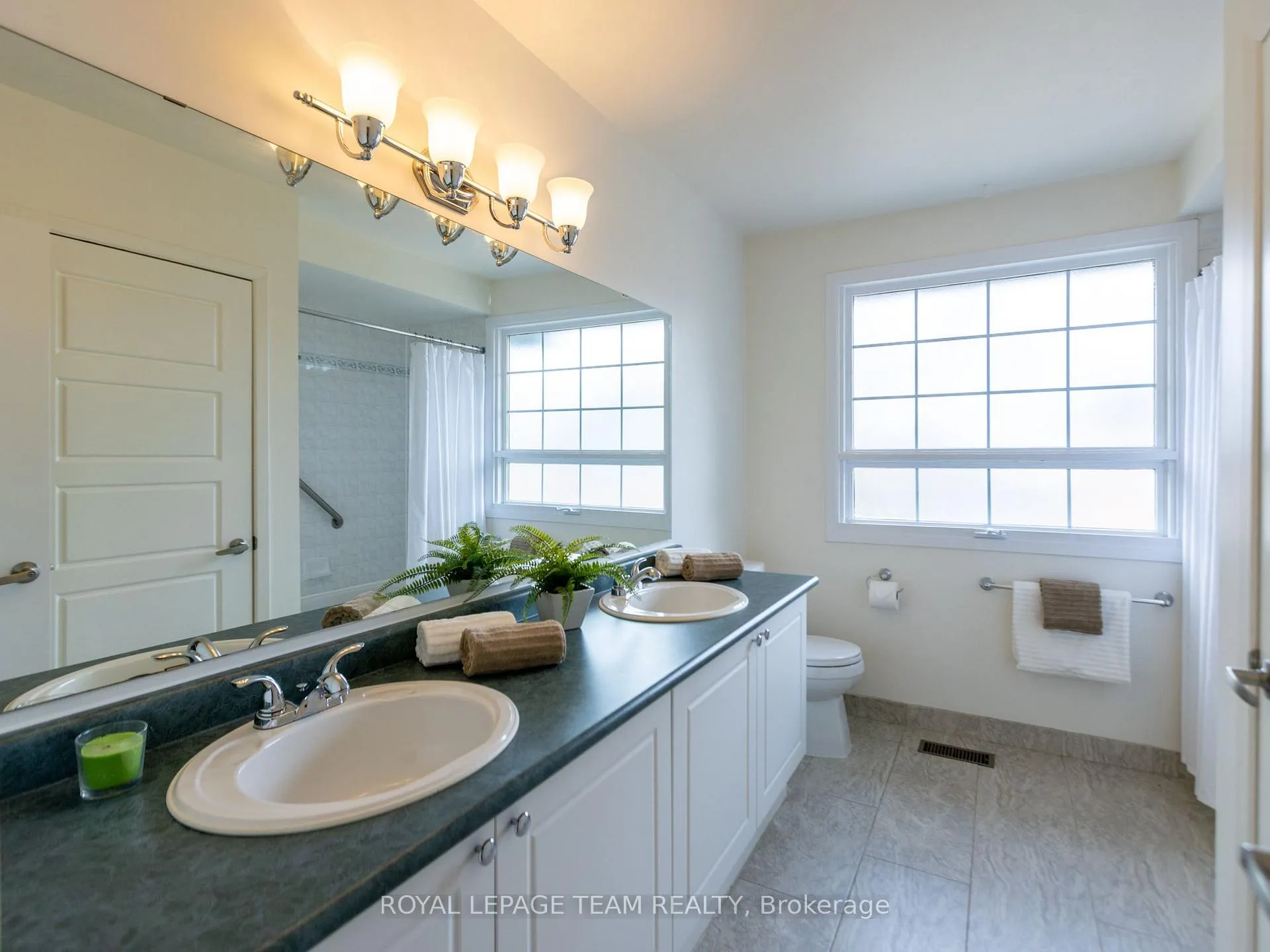 Photo 14 of 71 Monterey Drive, Ottawa, Leslie Park — HOMEH