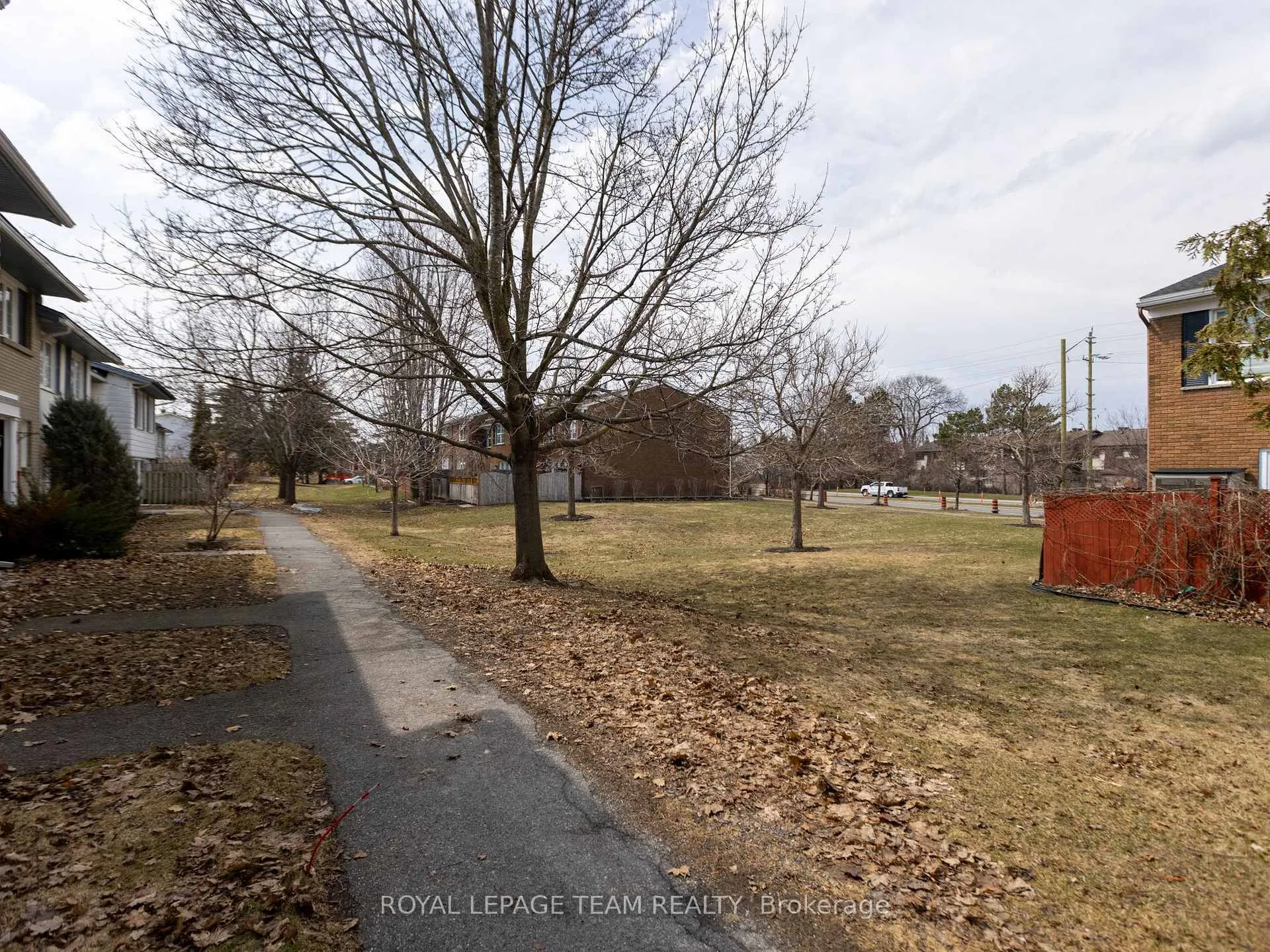 Photo 17 of 71 Monterey Drive, Ottawa, Leslie Park — HOMEH