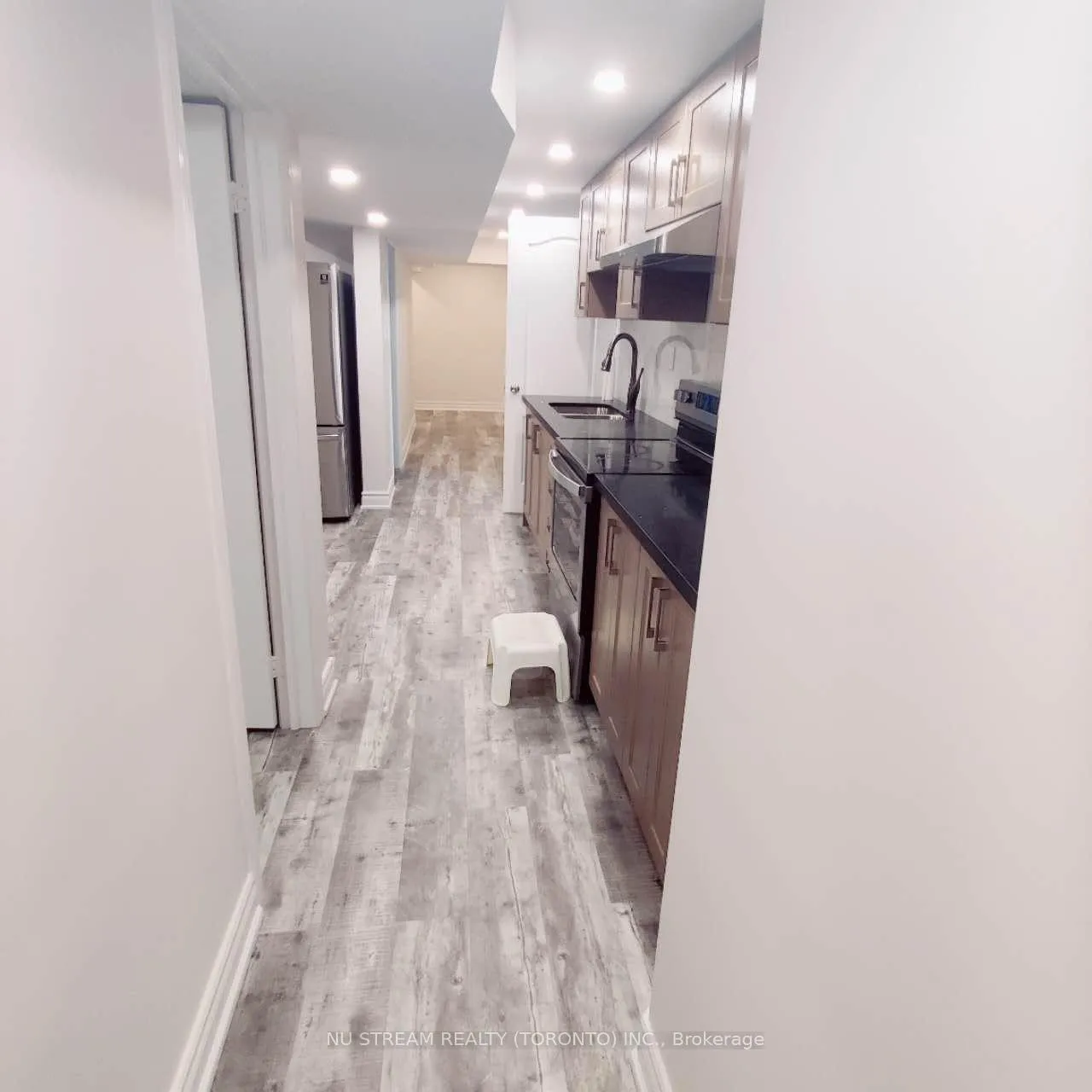 Photo 3 of 217 Badessa Circle, Vaughan, Brownridge — HOMEH