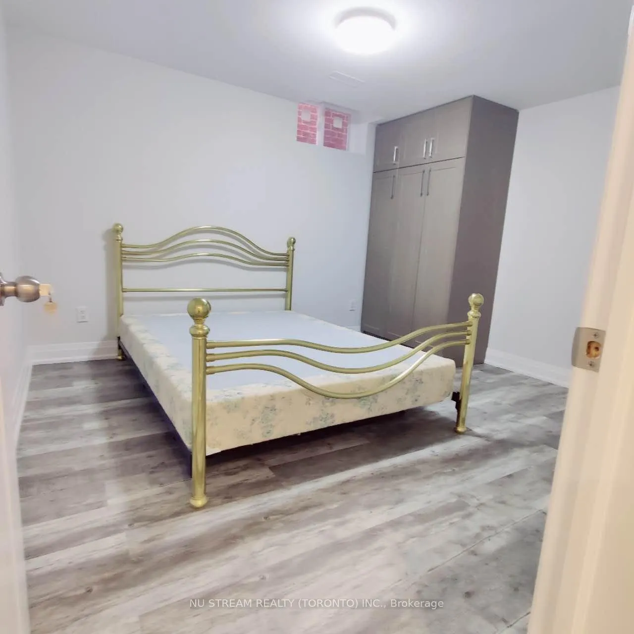 Photo 4 of 217 Badessa Circle, Vaughan, Brownridge — HOMEH