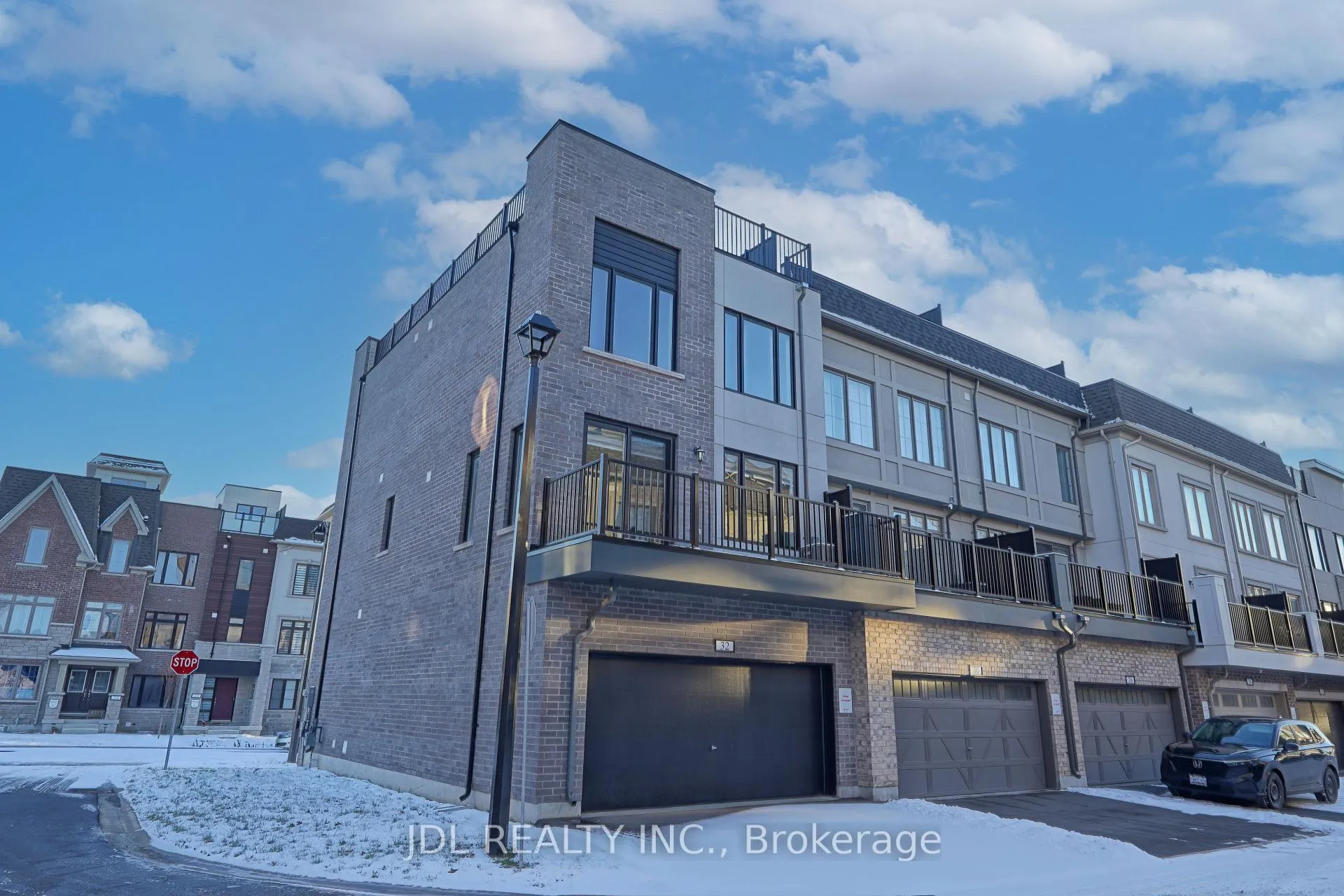 Photo 4 of 32 Guardhouse Crescent, Markham, Angus Glen — HOMEH