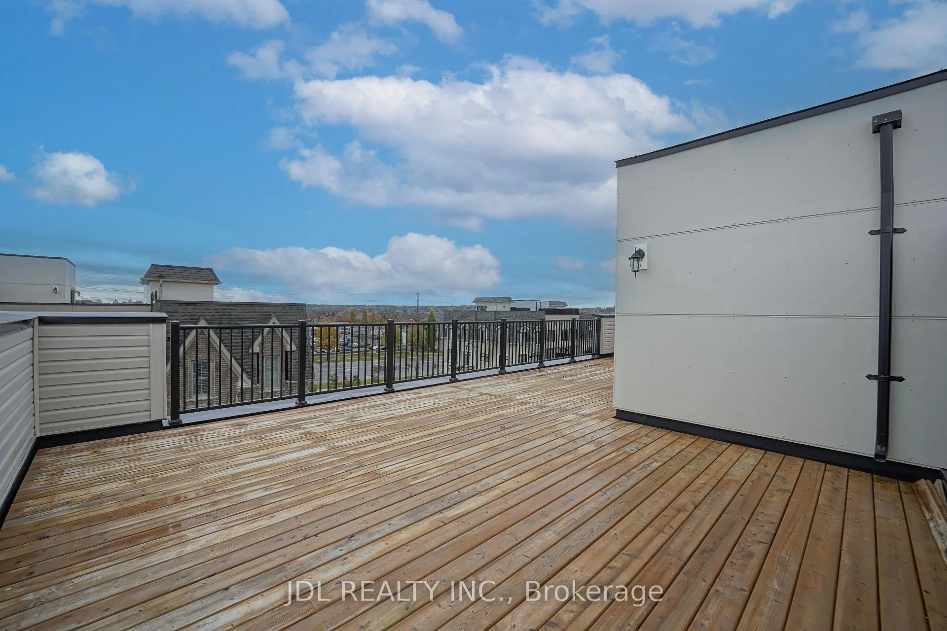 Photo 7 of 32 Guardhouse Crescent, Markham, Angus Glen — HOMEH