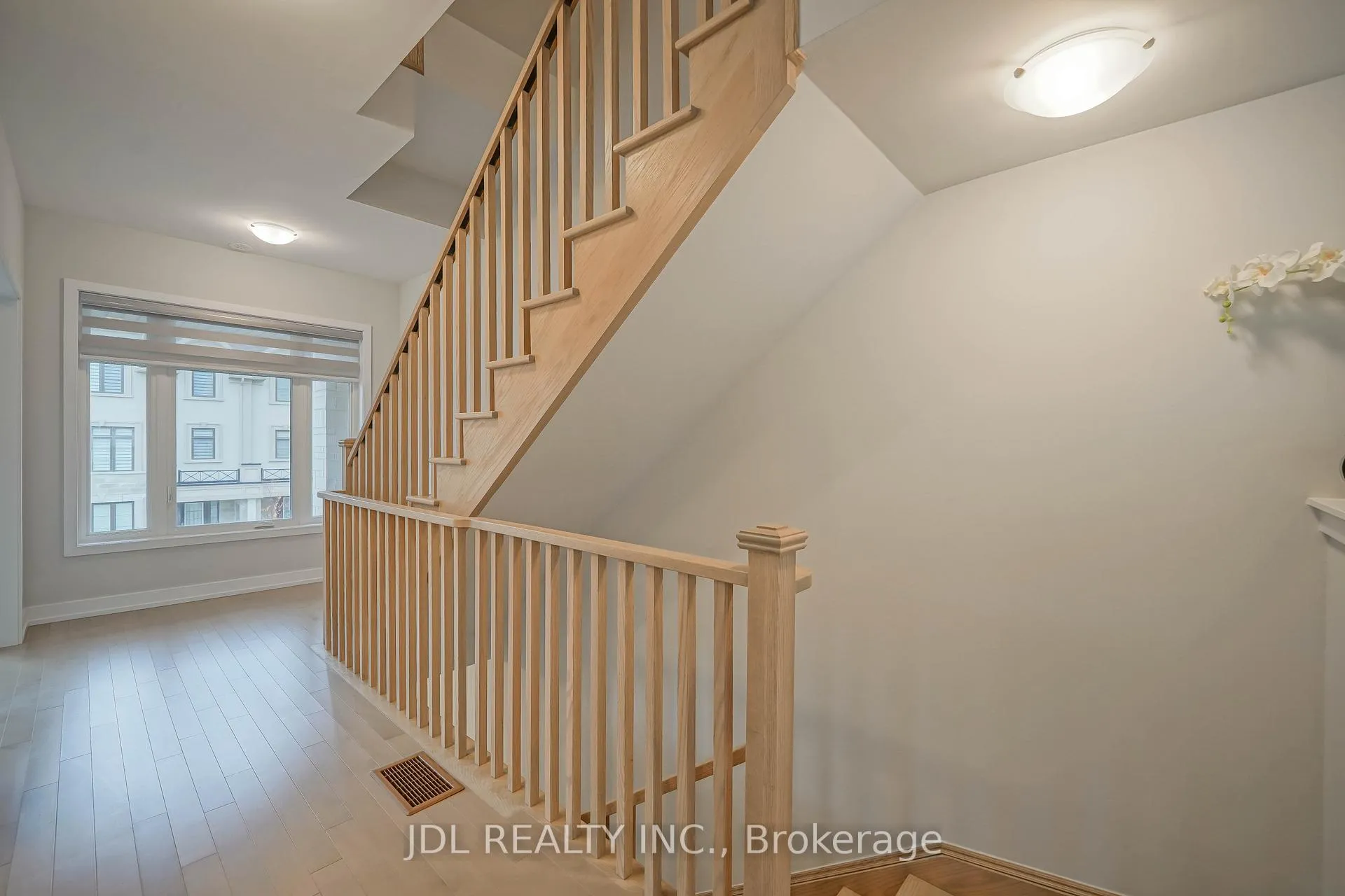 Photo 12 of 32 Guardhouse Crescent, Markham, Angus Glen — HOMEH