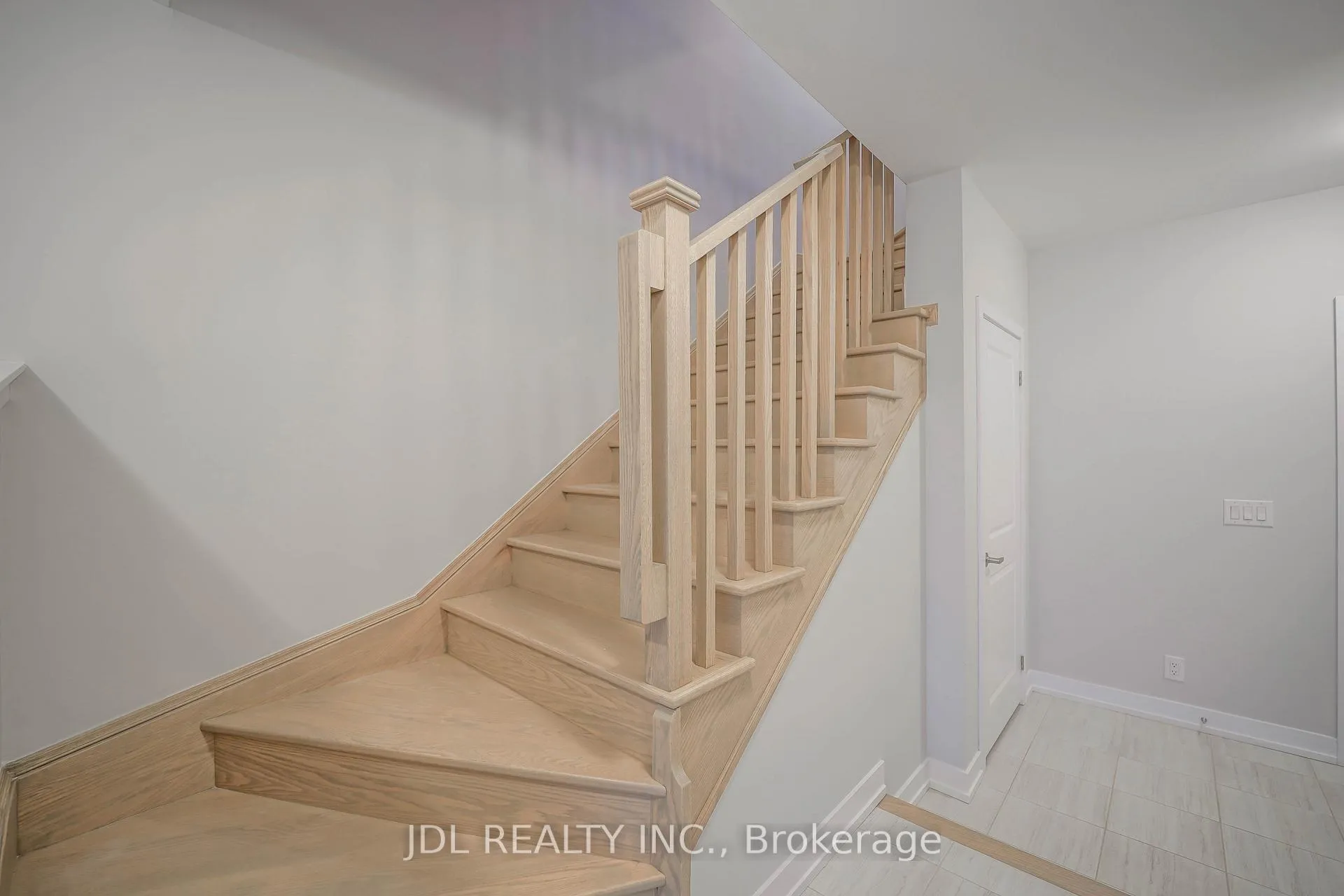 Photo 28 of 32 Guardhouse Crescent, Markham, Angus Glen — HOMEH