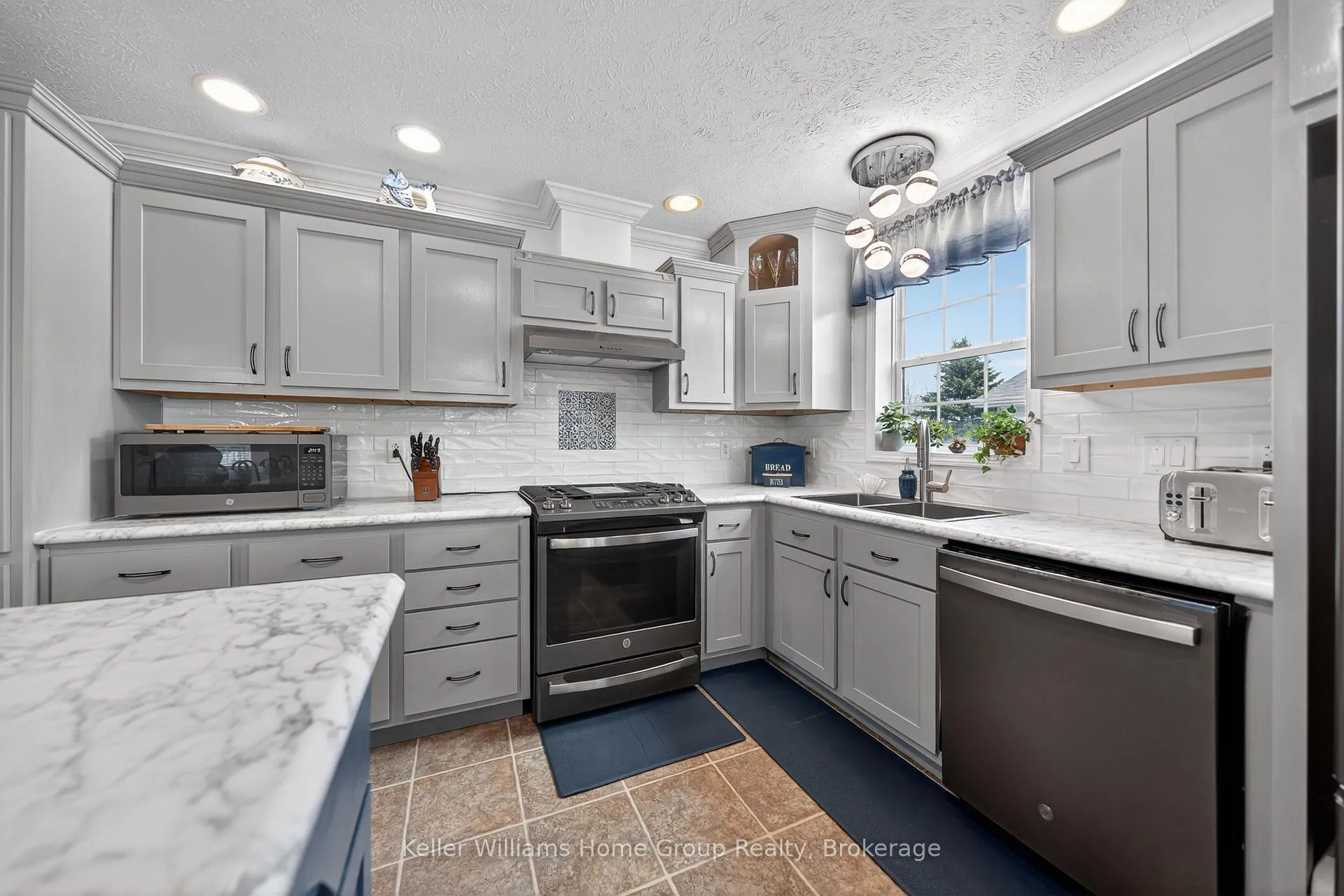 Photo 25 of 133 Parkview Circle, Wellington North, Rural Wellington North — HOMEH