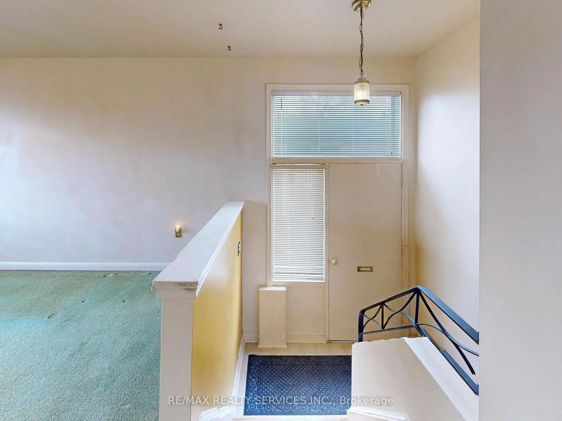 Photo 7 of 26 Carlyle Crescent, Brampton, Brampton East — HOMEH