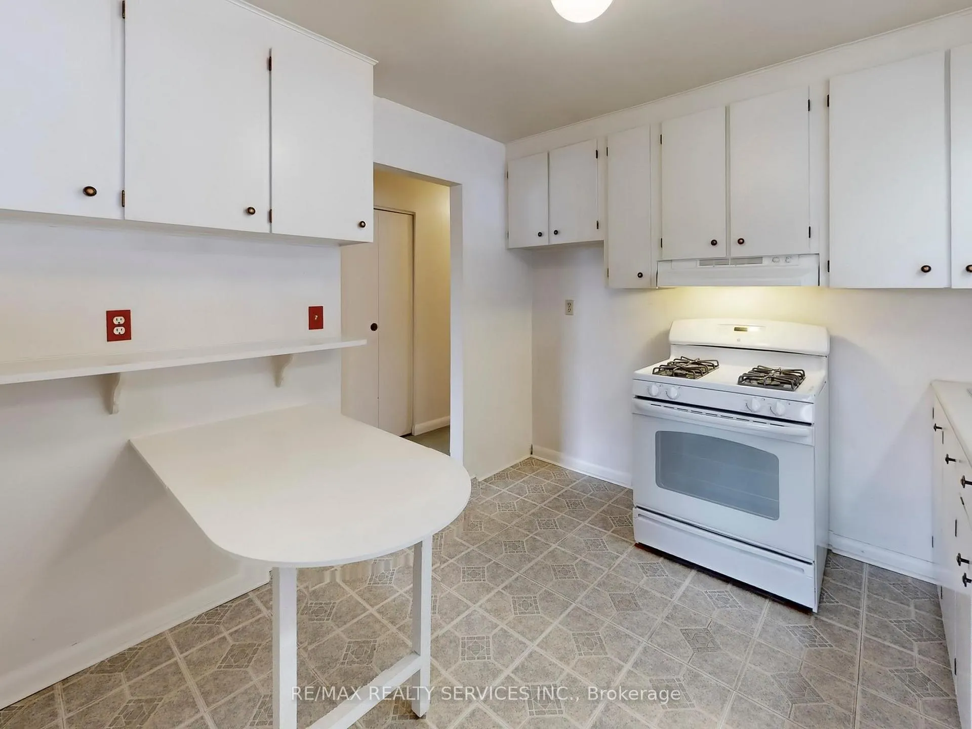 Photo 16 of 26 Carlyle Crescent, Brampton, Brampton East — HOMEH
