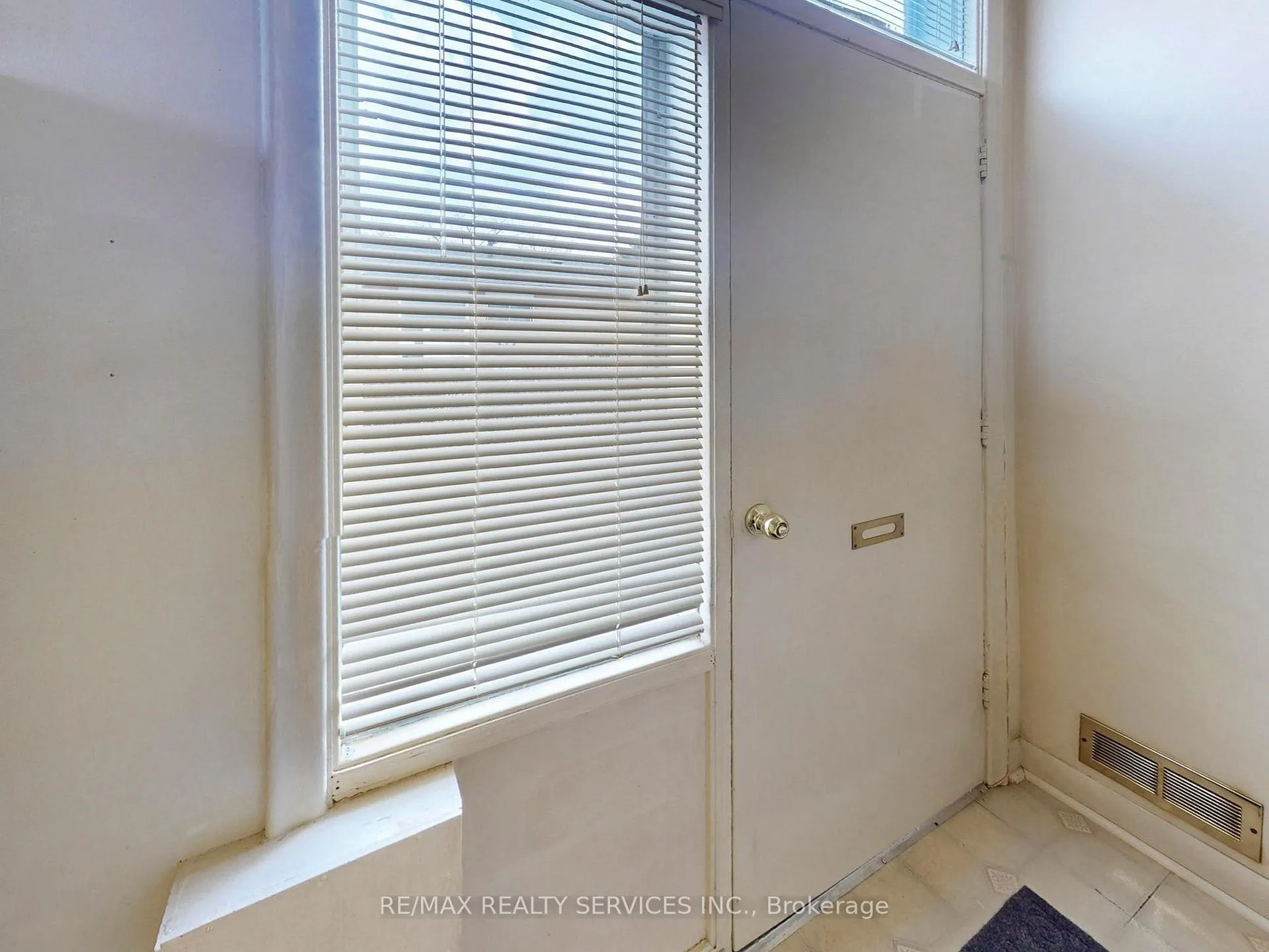 Photo 19 of 26 Carlyle Crescent, Brampton, Brampton East — HOMEH