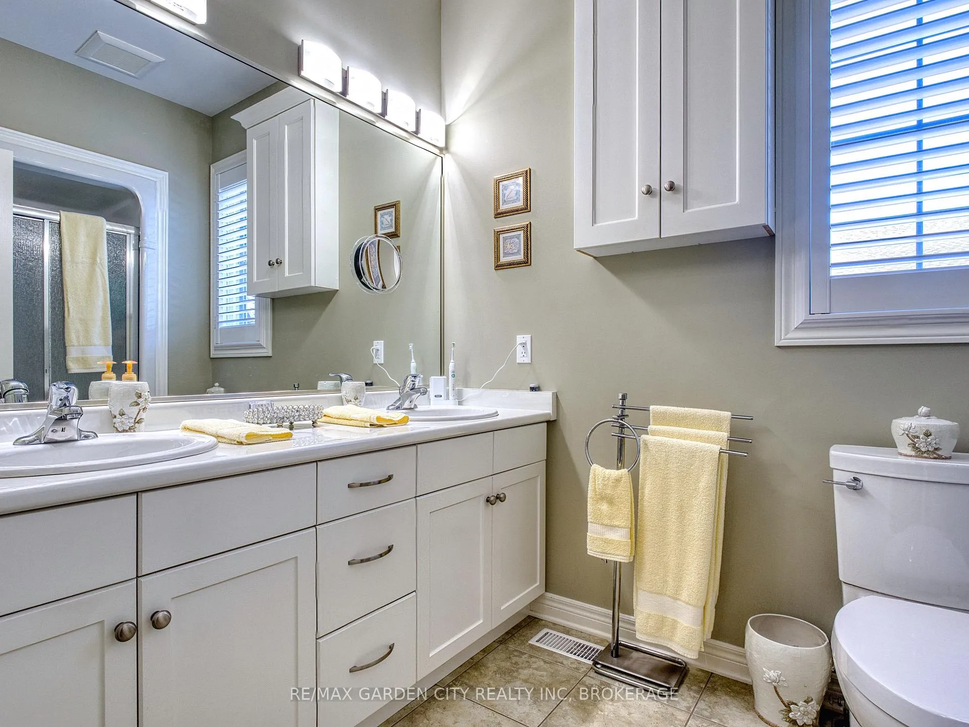Photo 19 of Unit 15, 215 Vansickle Road, St. Catharines, Rykert/Vansickle — HOMEH