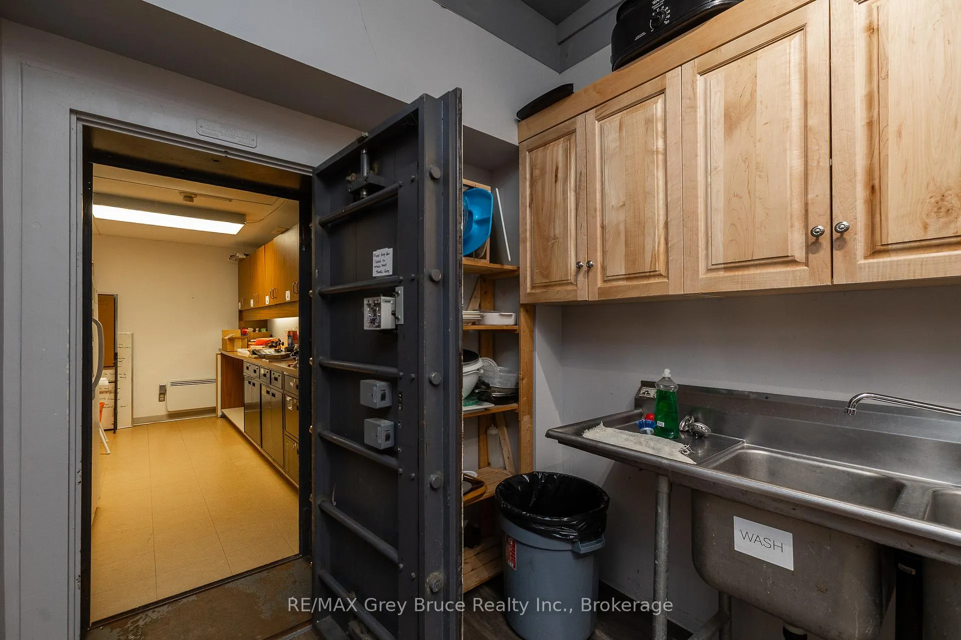 Photo 22 of 827 2nd Avenue E, Owen Sound — HOMEH