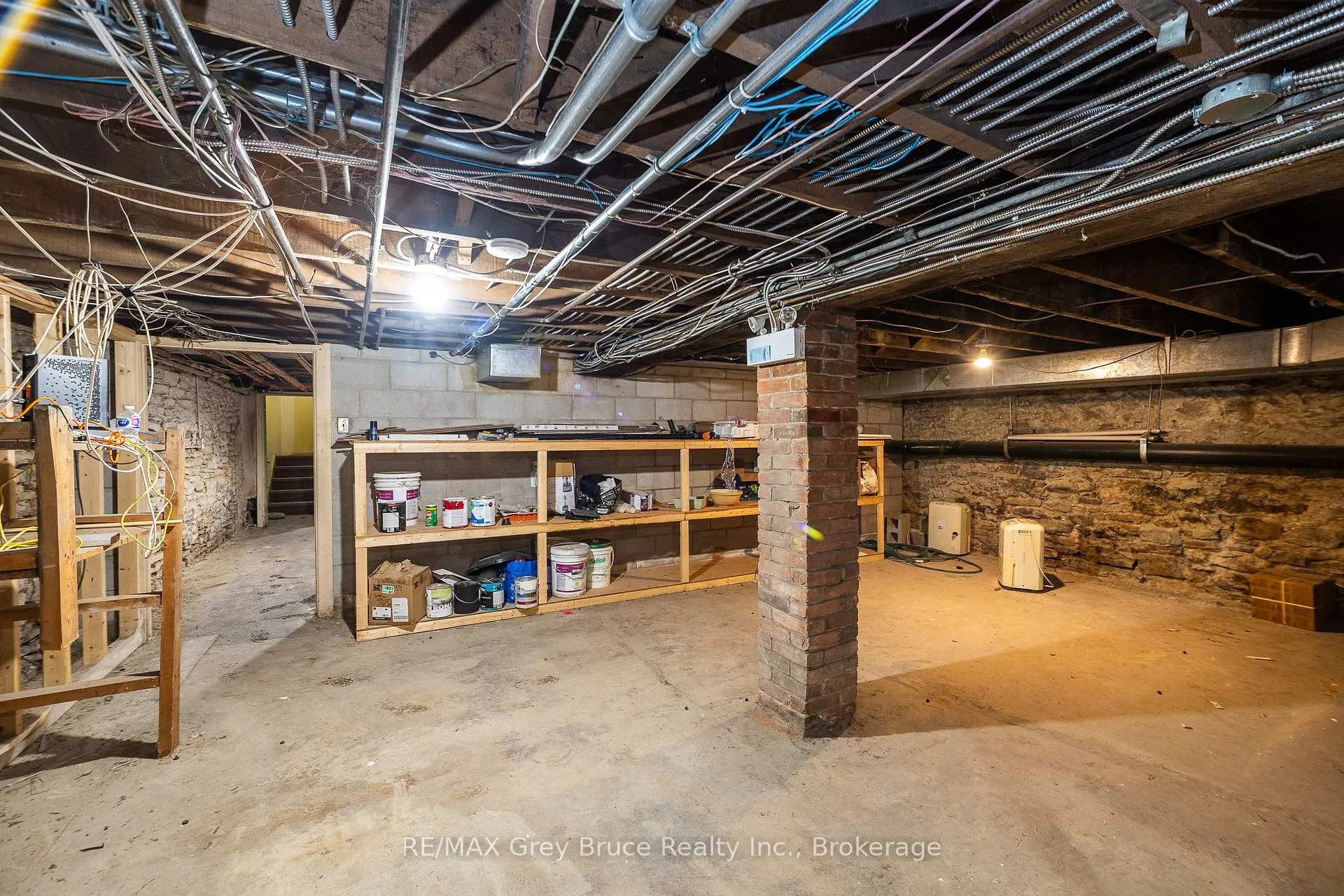 Photo 29 of 827 2nd Avenue E, Owen Sound — HOMEH
