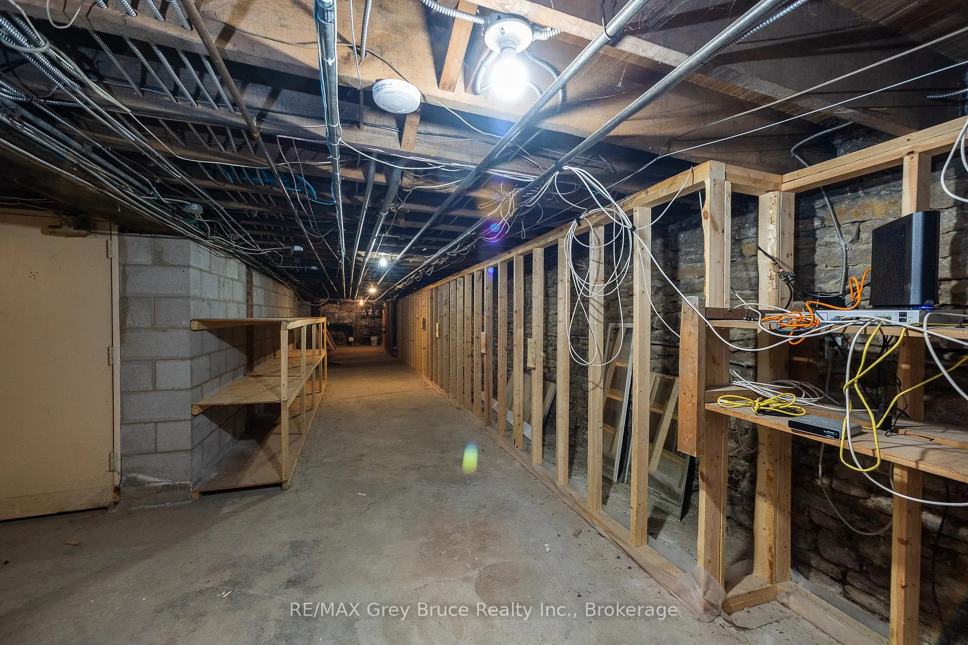 Photo 32 of 827 2nd Avenue E, Owen Sound — HOMEH