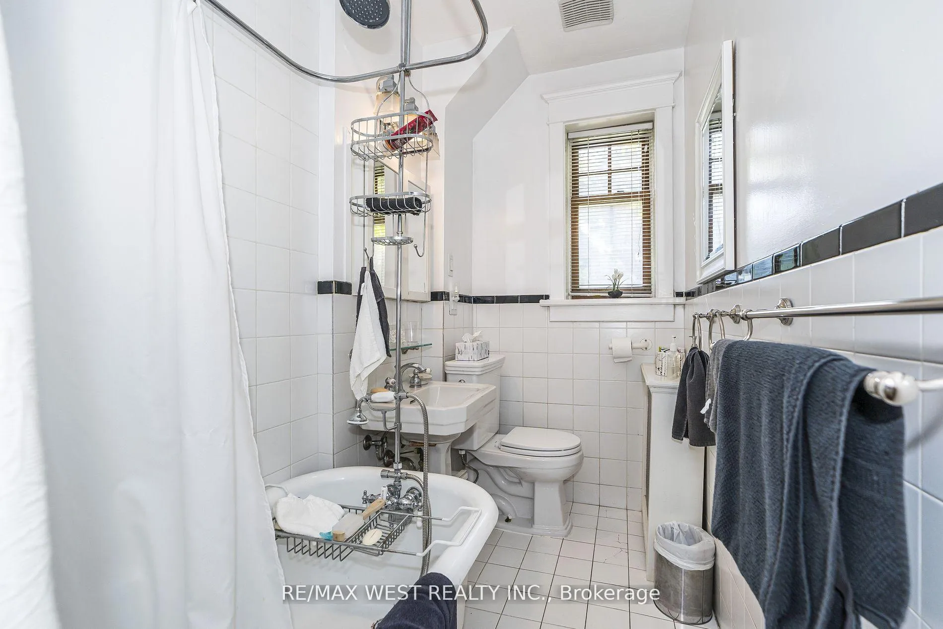 Photo 9 of 9A Humewood Drive, Toronto, Humewood-Cedarvale — HOMEH
