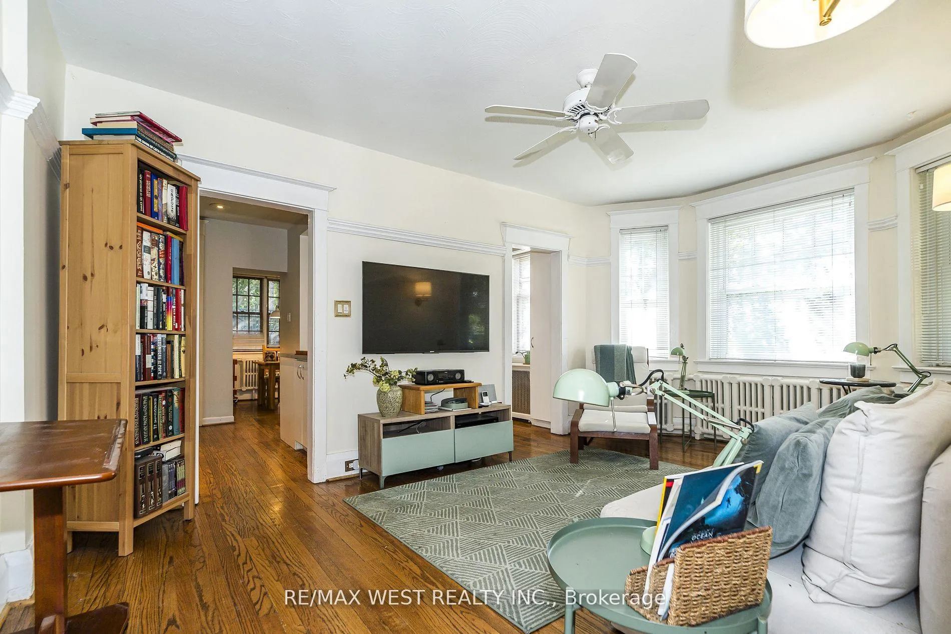 Photo 10 of 9A Humewood Drive, Toronto, Humewood-Cedarvale — HOMEH
