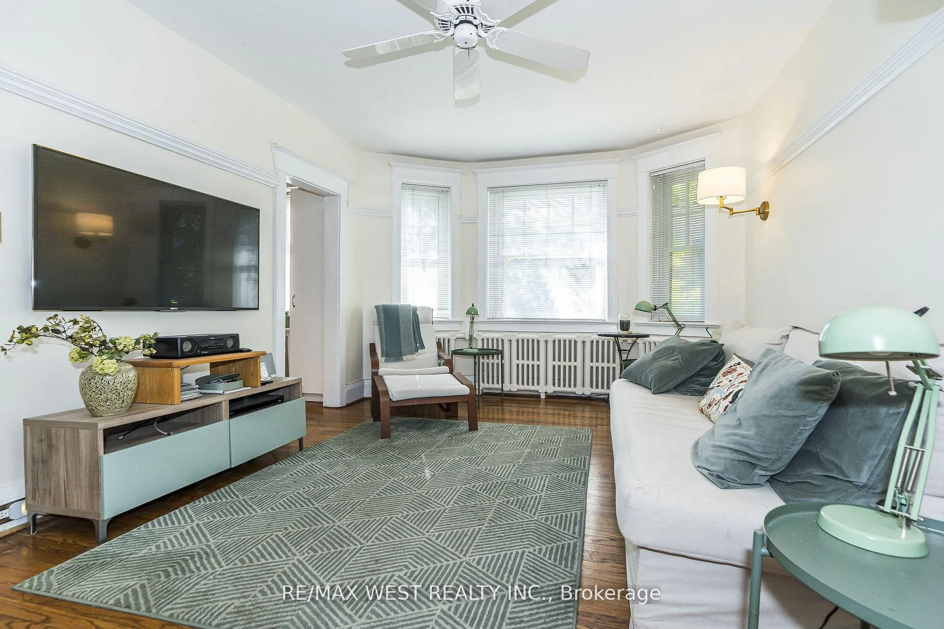 Photo 11 of 9A Humewood Drive, Toronto, Humewood-Cedarvale — HOMEH