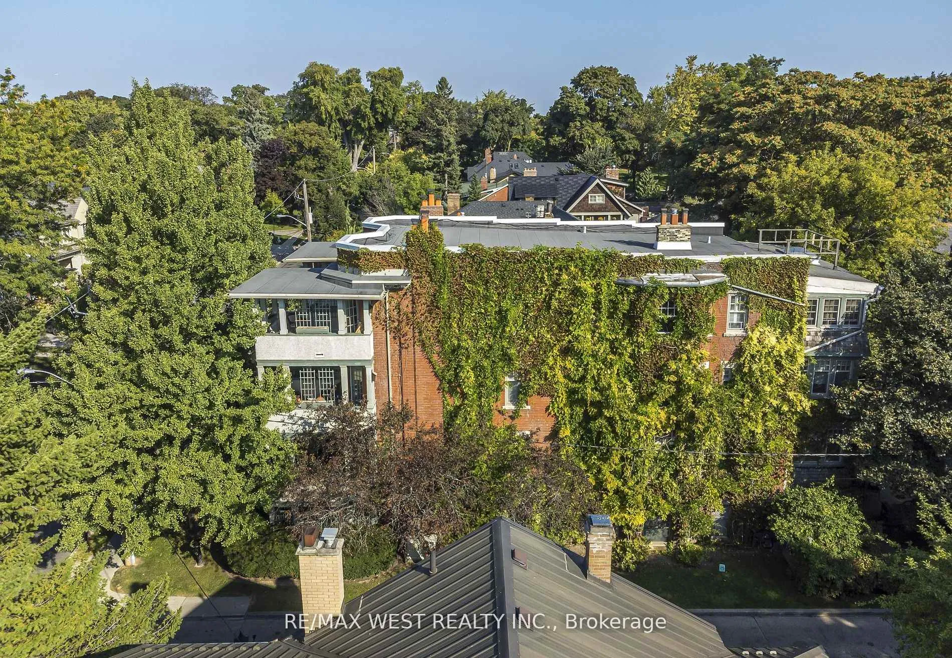 Photo 37 of 9A Humewood Drive, Toronto, Humewood-Cedarvale — HOMEH