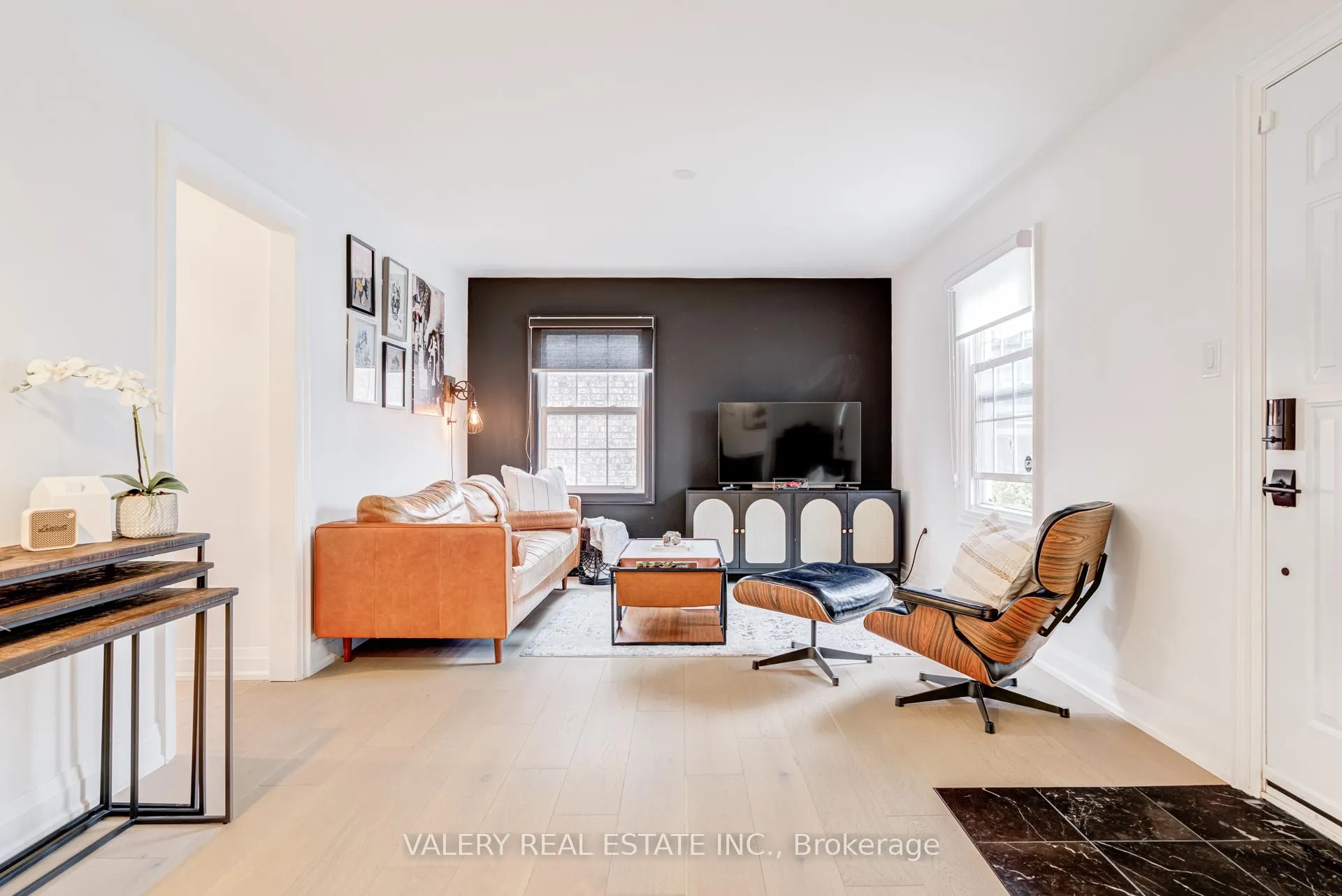 Photo 5 of 21 Avon Park Drive, Etobicoke, Stonegate-Queensway — HOMEH