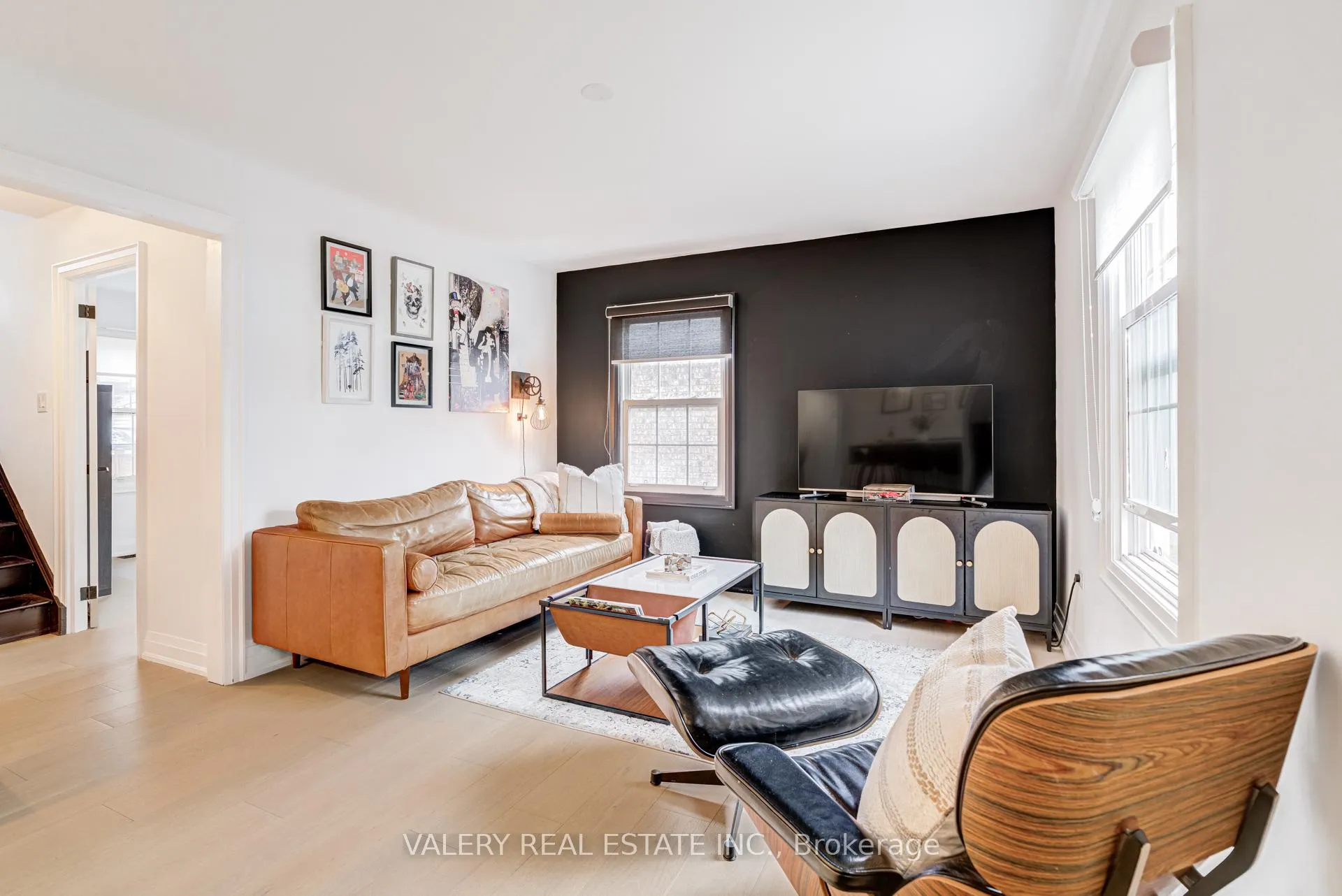 Photo 7 of 21 Avon Park Drive, Etobicoke, Stonegate-Queensway — HOMEH