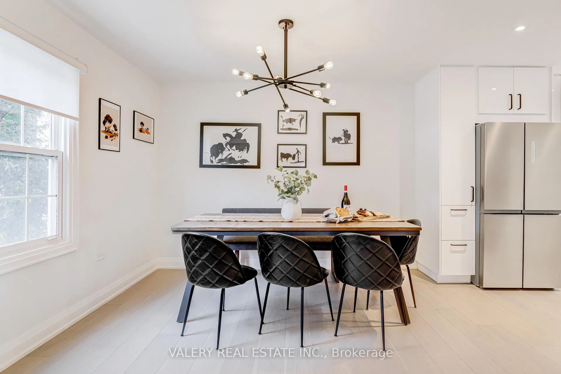Photo 11 of 21 Avon Park Drive, Etobicoke, Stonegate-Queensway — HOMEH