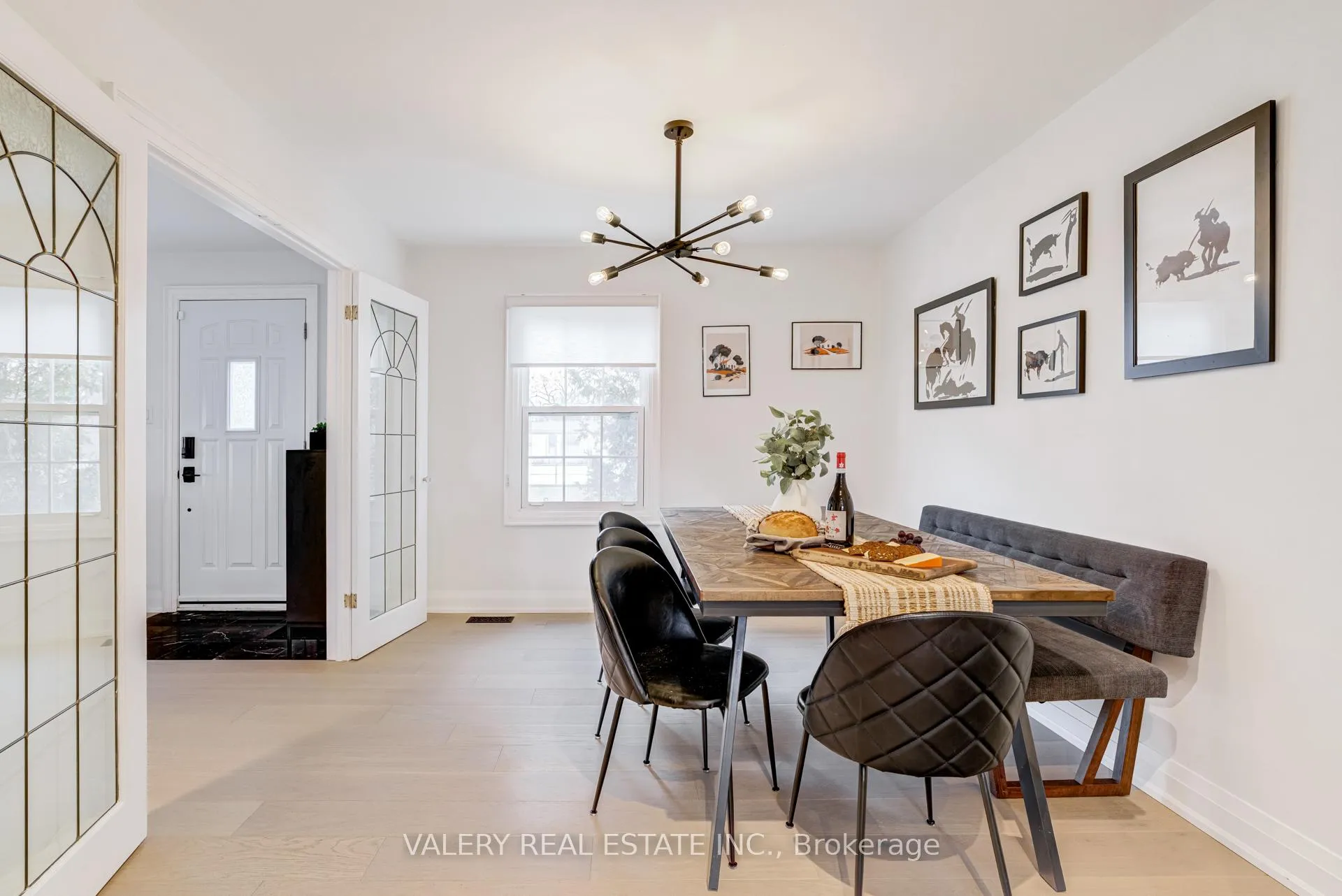Photo 13 of 21 Avon Park Drive, Etobicoke, Stonegate-Queensway — HOMEH