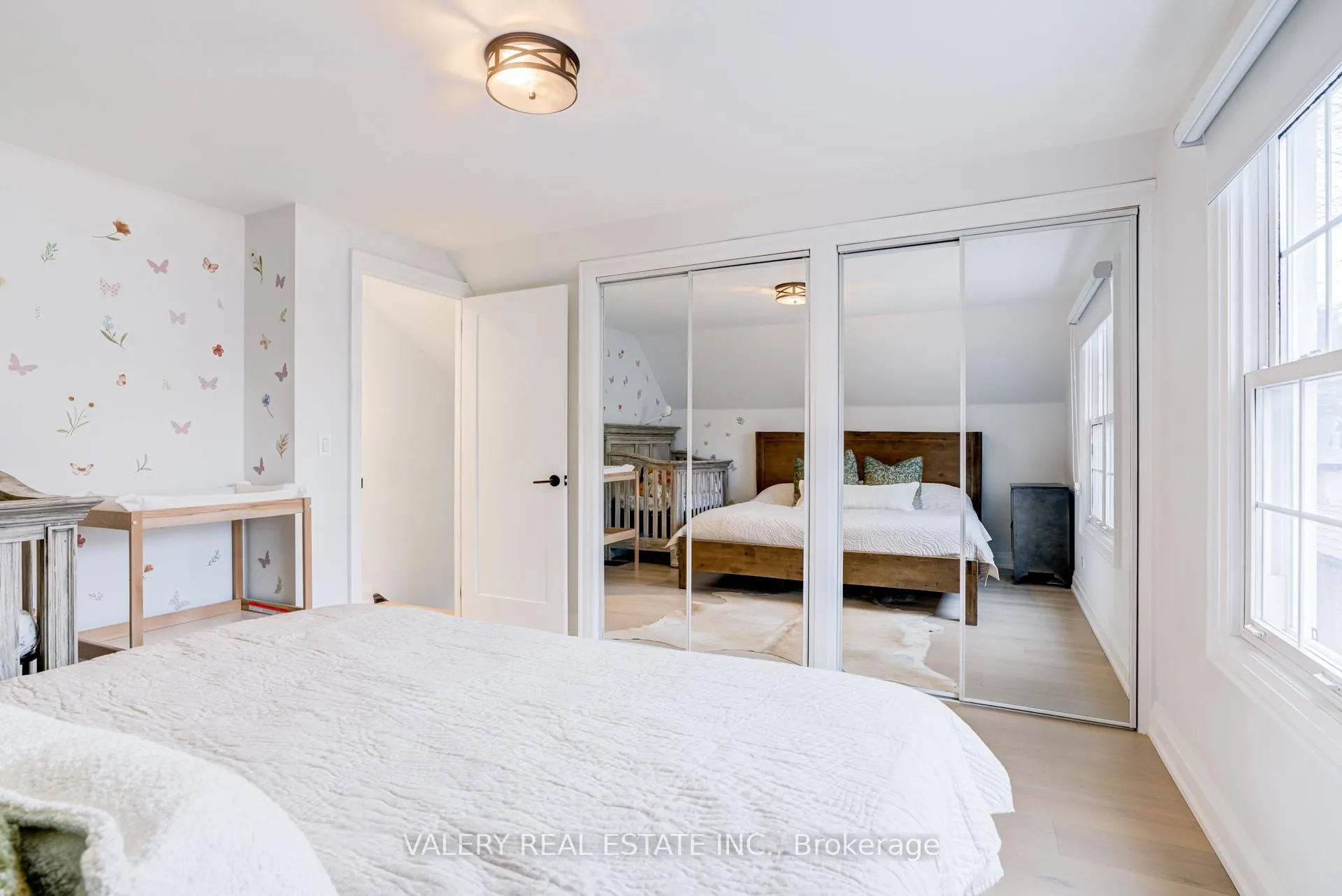 Photo 28 of 21 Avon Park Drive, Etobicoke, Stonegate-Queensway — HOMEH