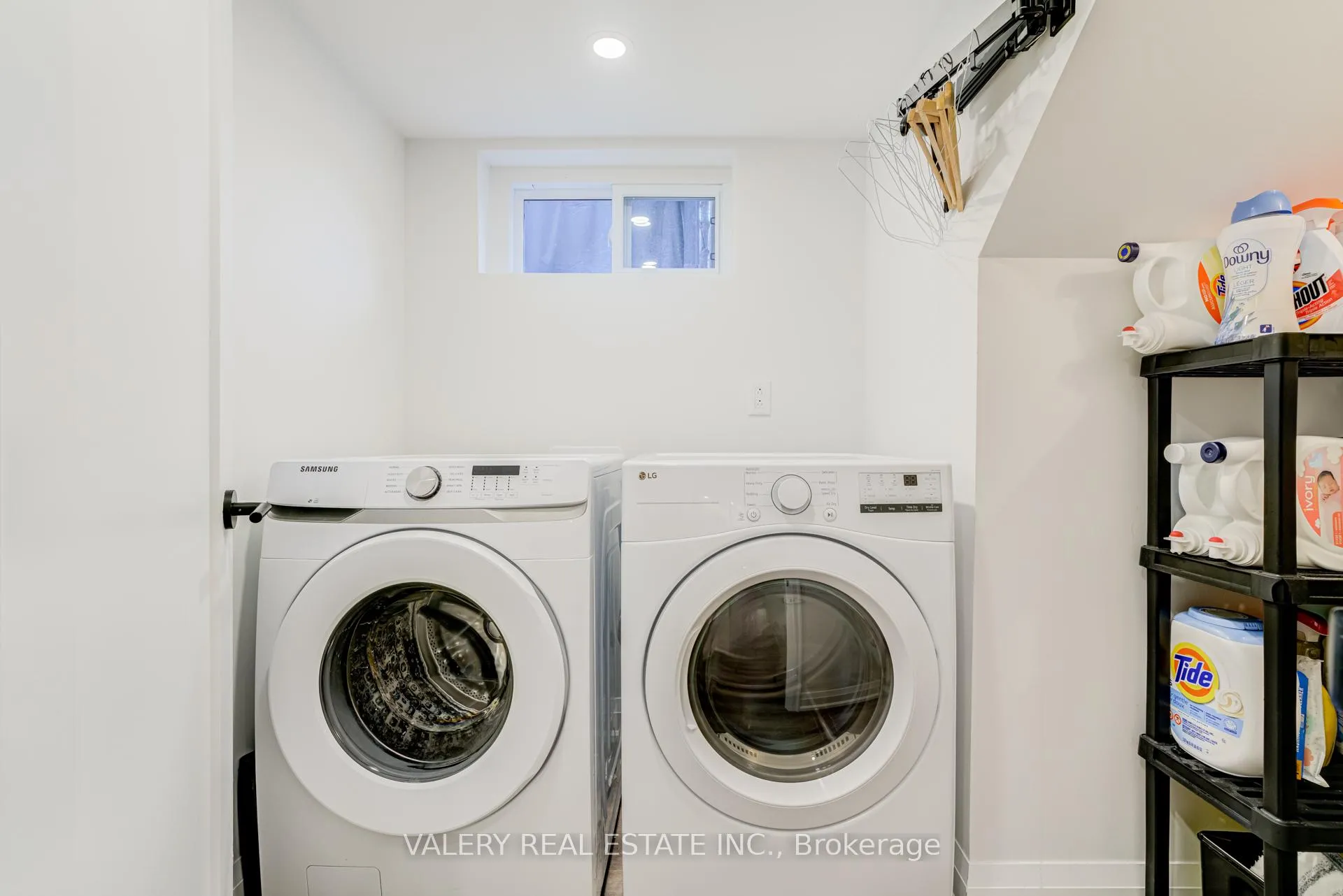 Photo 43 of 21 Avon Park Drive, Etobicoke, Stonegate-Queensway — HOMEH