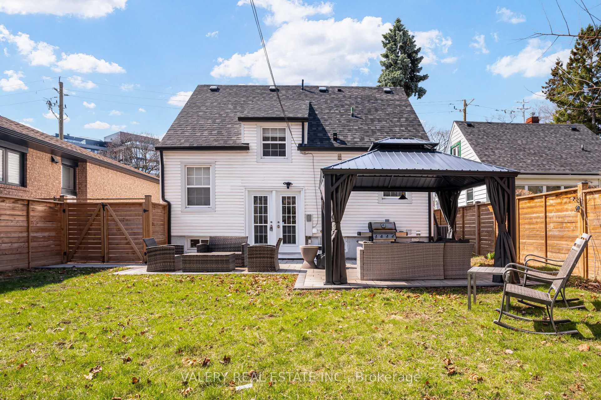 Photo 44 of 21 Avon Park Drive, Etobicoke, Stonegate-Queensway — HOMEH