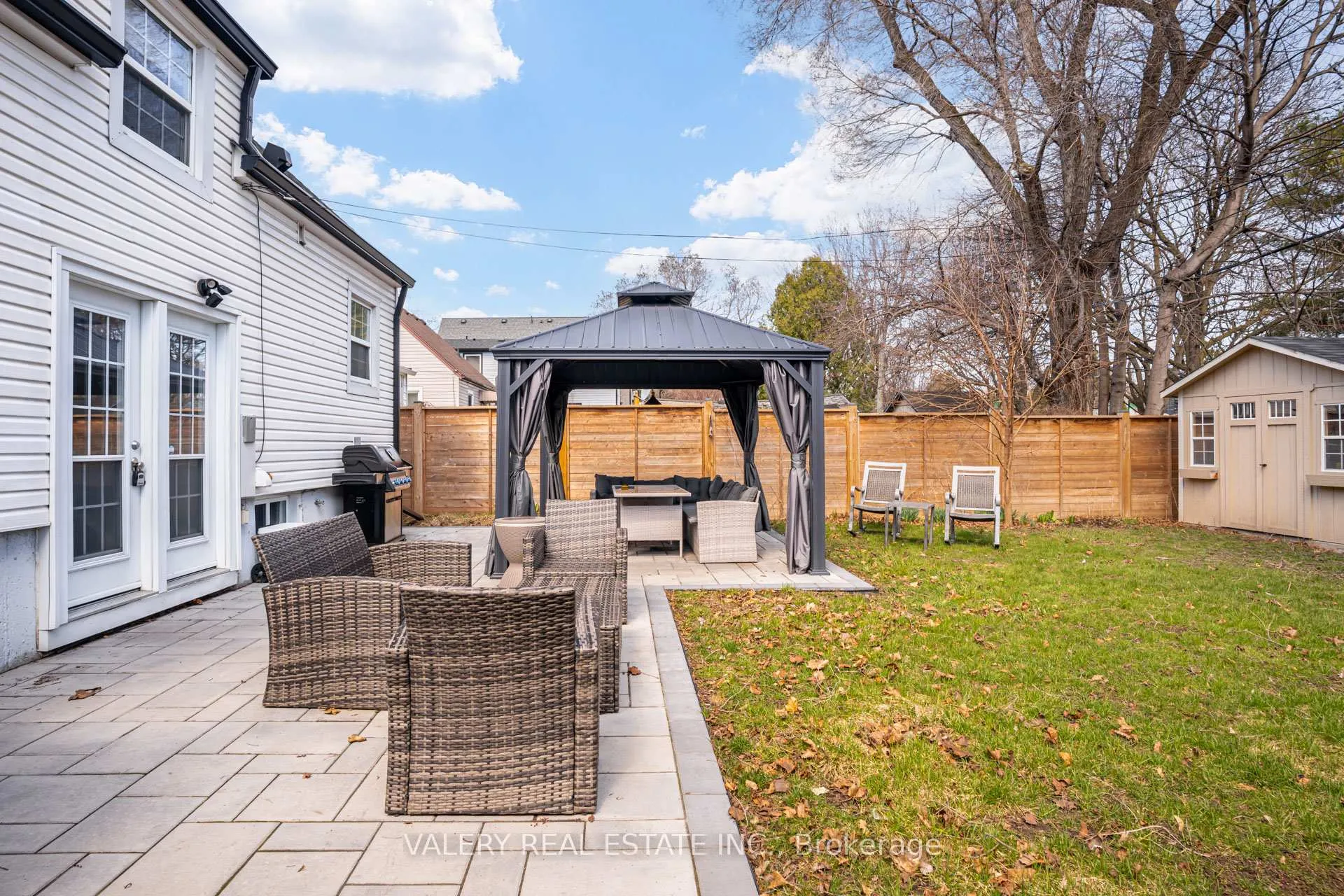 Photo 45 of 21 Avon Park Drive, Etobicoke, Stonegate-Queensway — HOMEH